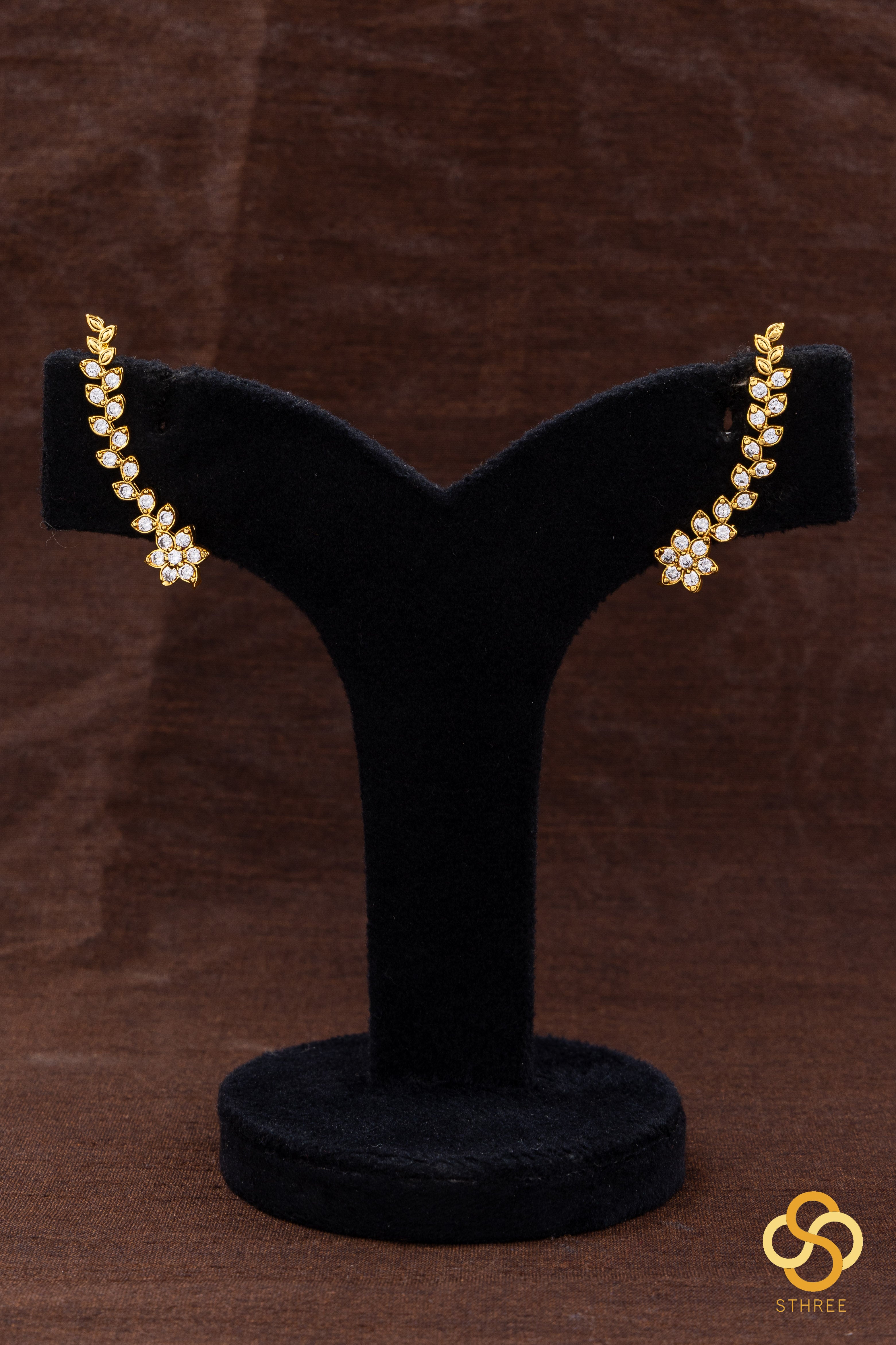 Aympon Ear Cuff - All white