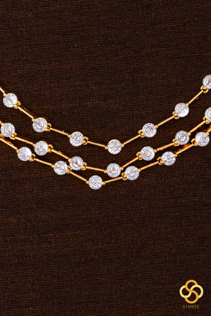 Three liner diamond pattern necklace