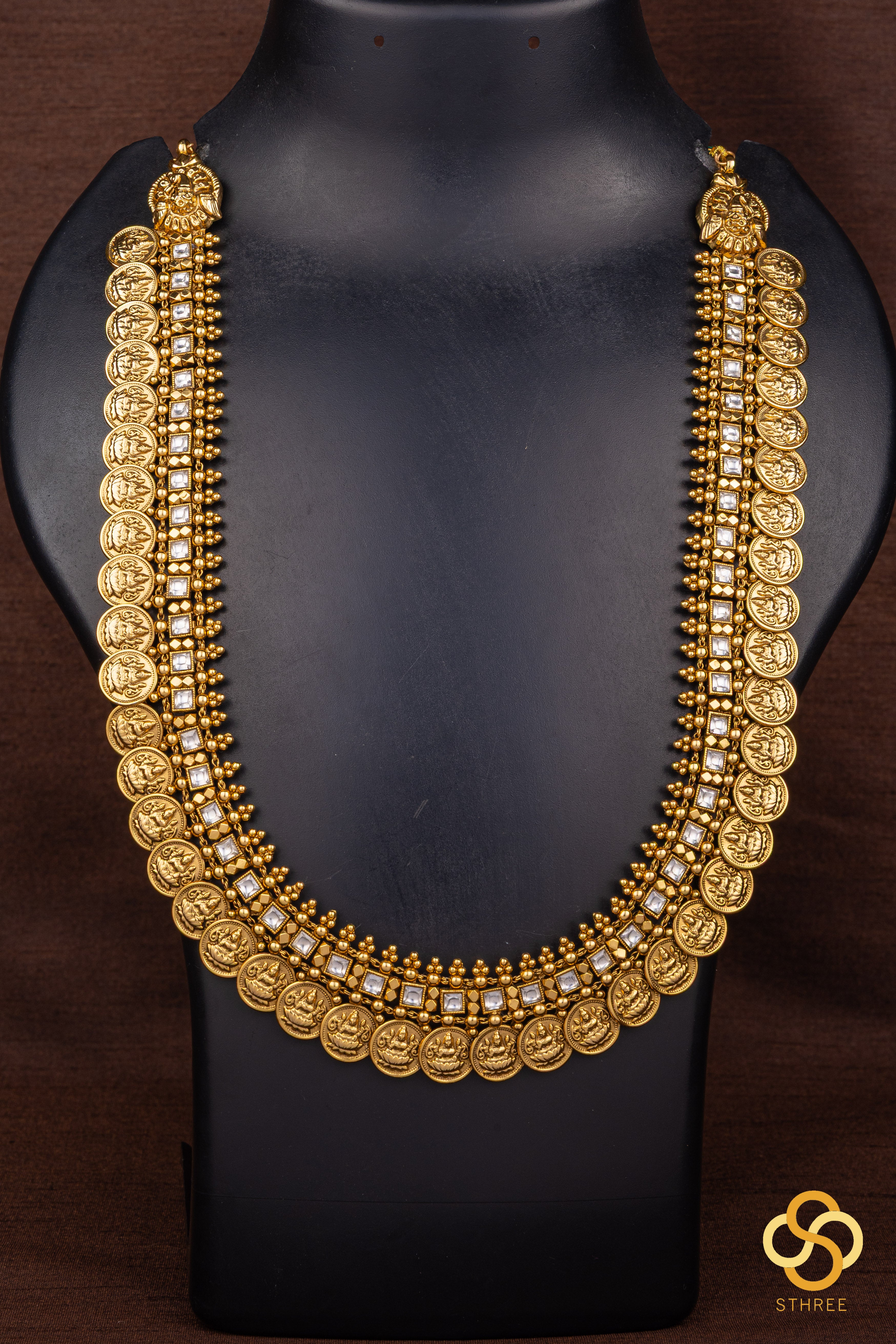 Lakshmi Kasumalai Set with White Square Stones