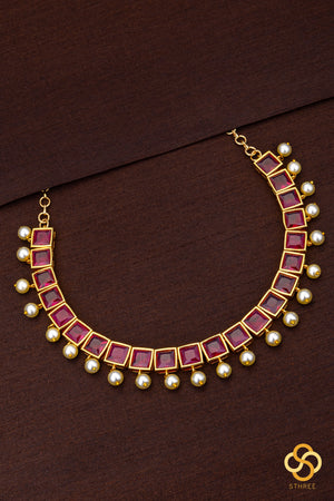 Square kemp with pearls  - Ruby red