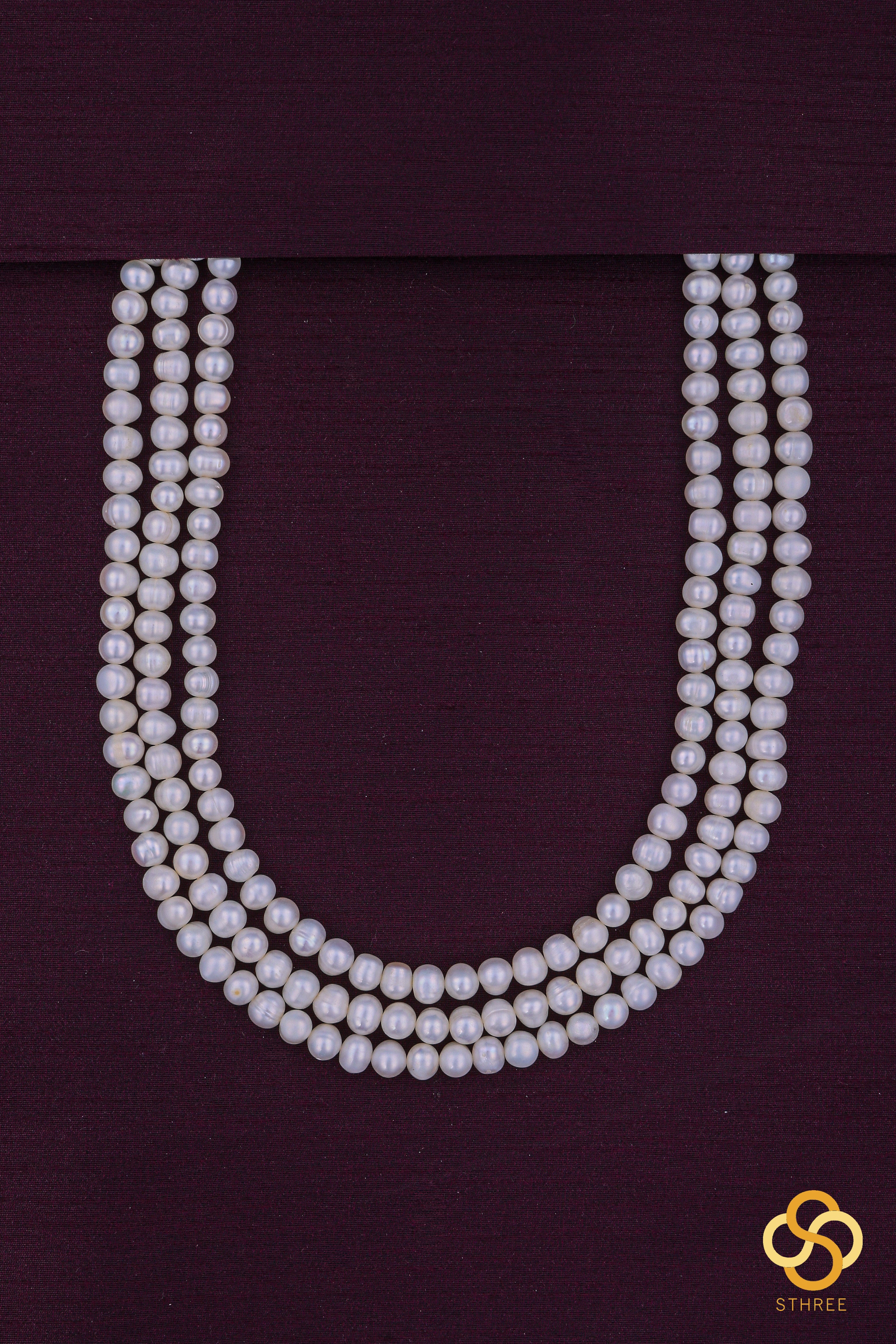 Freshwater pearls, three line layers - White