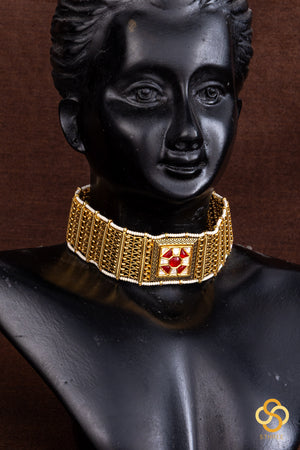 Rajwadi choker with a square pendant