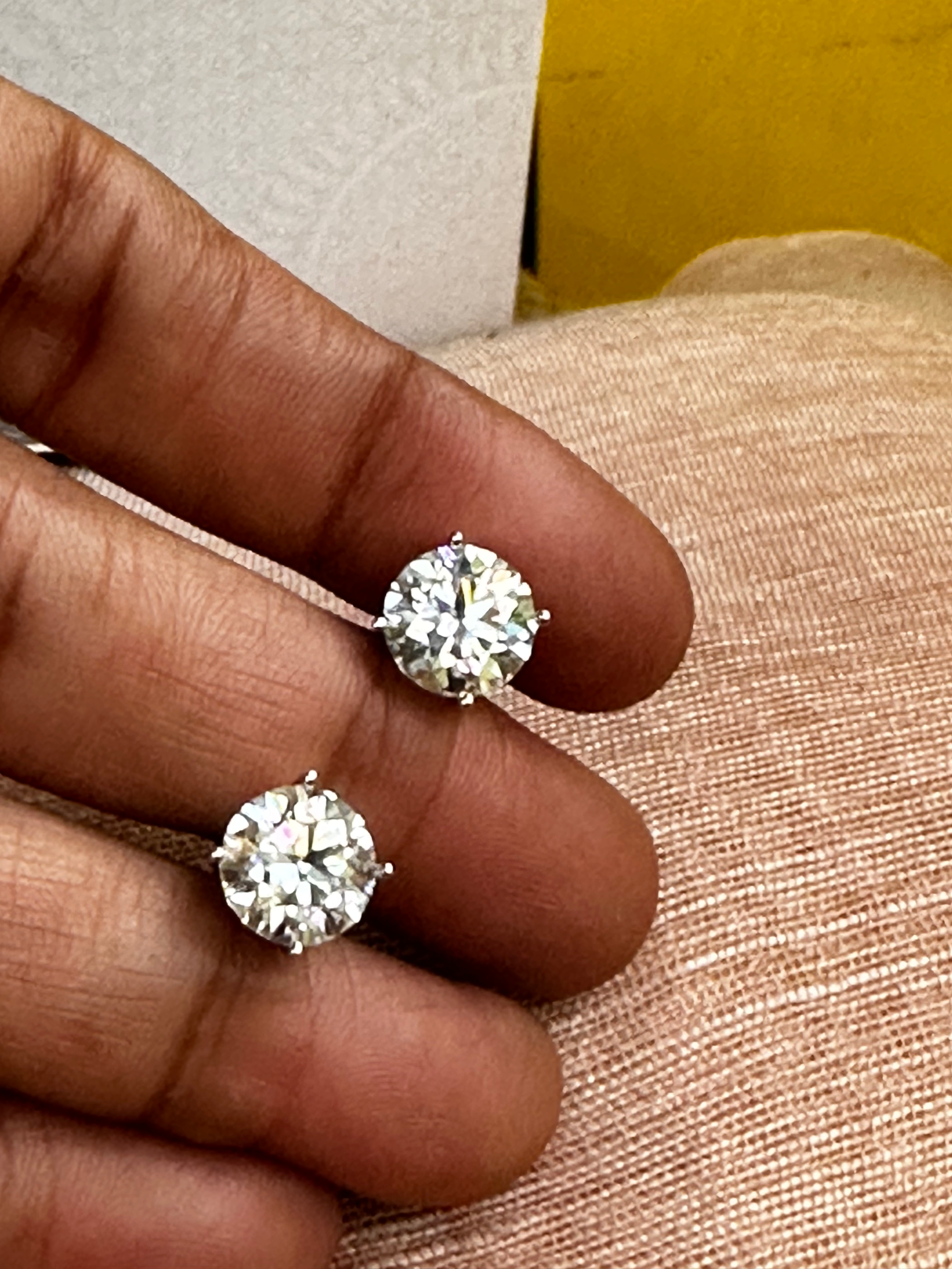 Moissanite Solitaire 1.2 carat - 7.0 mm