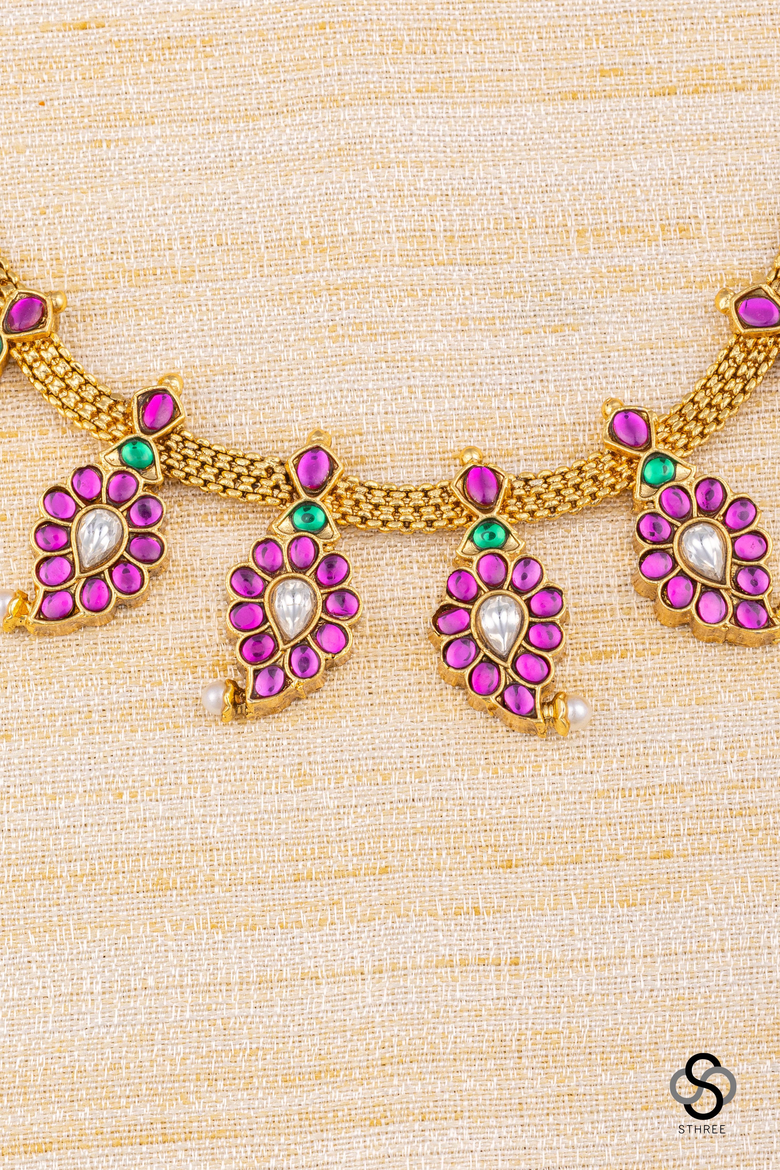 Double Side Mango Choker - Ruby Red and White