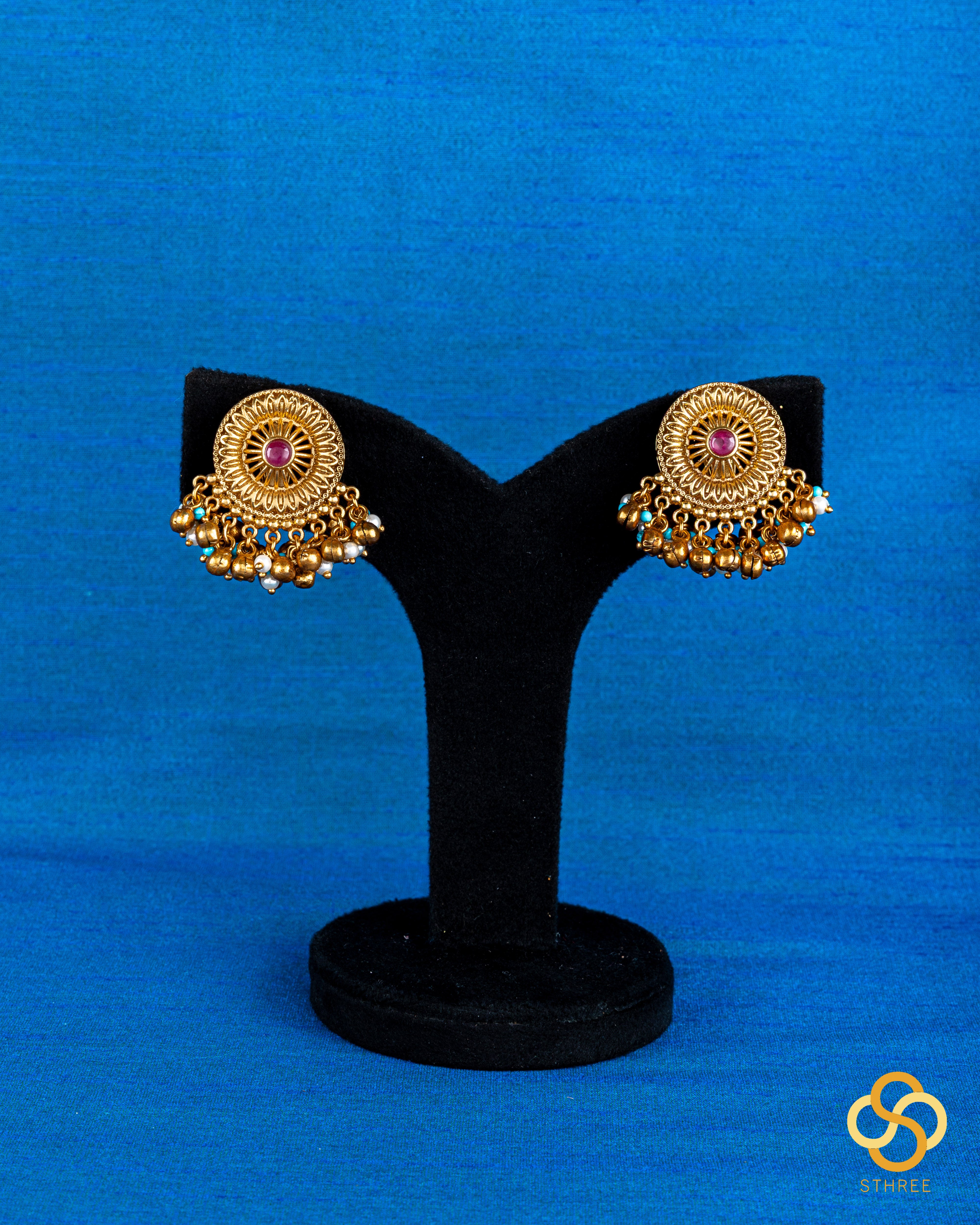 Jadau kundan necklace - Handmade parrot pendant in green onyx