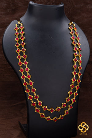 Nakshatra Rettai Saram - Kemp Red