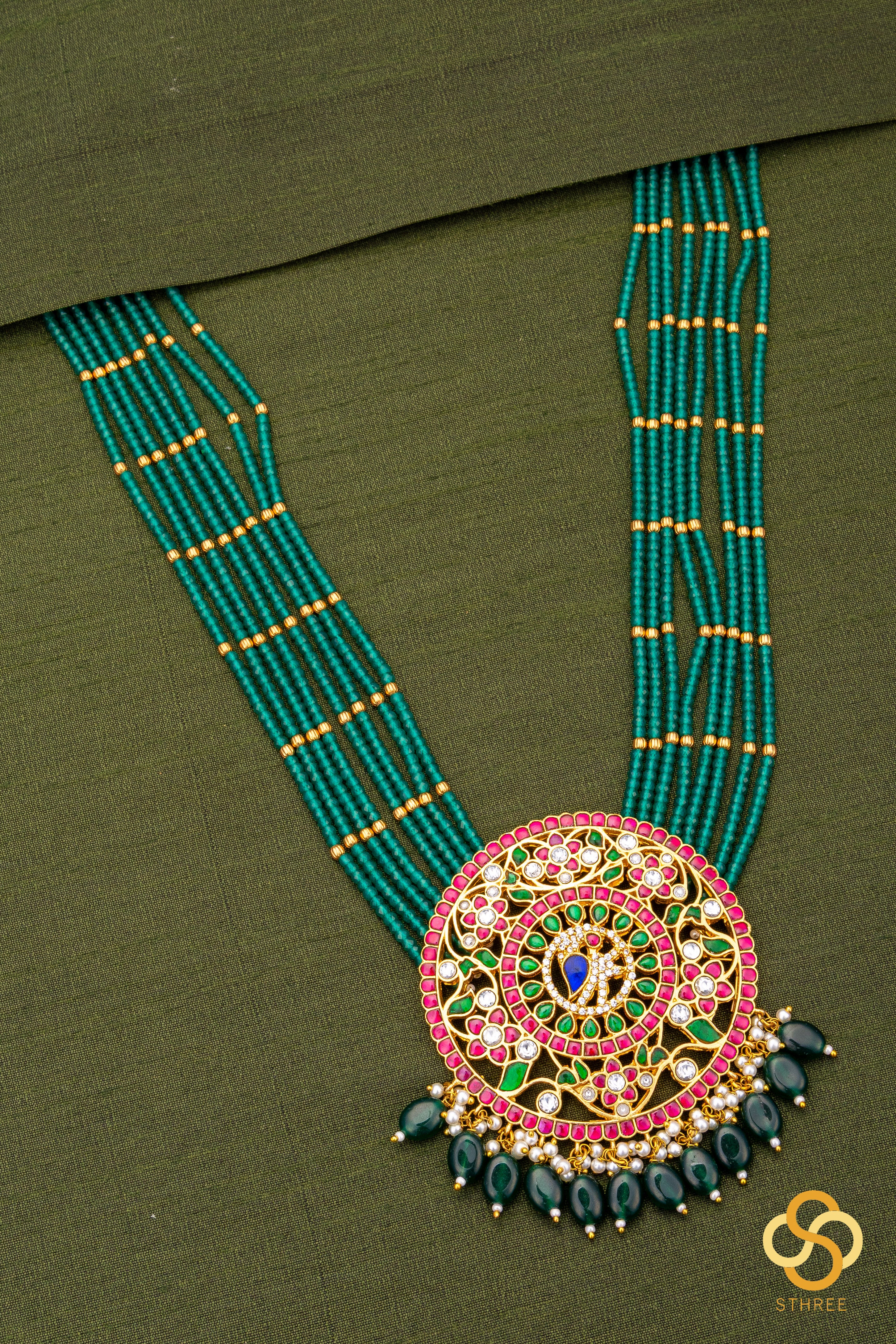 Emerald Green (8 liner) with Rakkodi Pendant