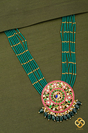 Emerald Green (8 liner) with Rakkodi Pendant