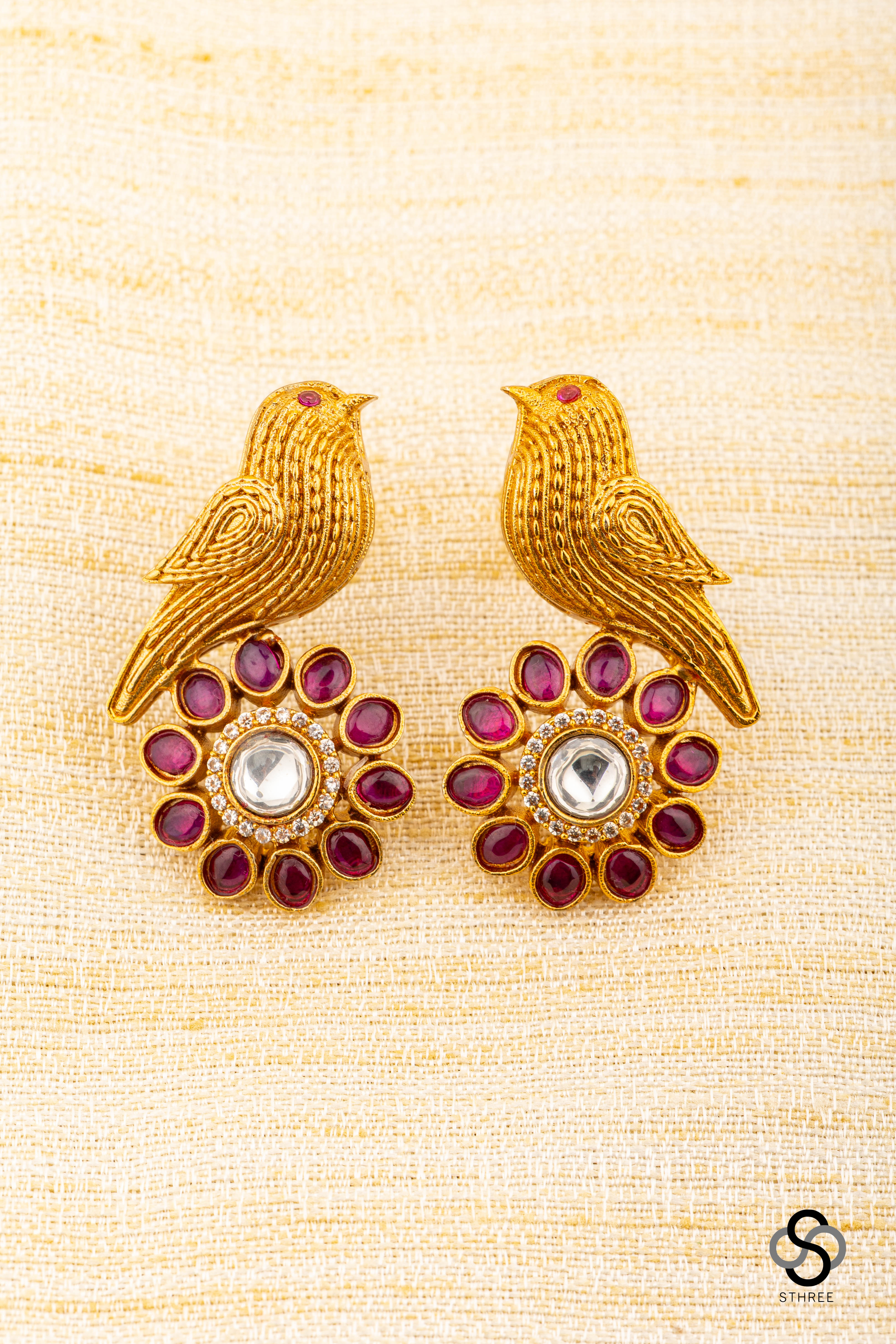 Sparrow earring - Ruby red