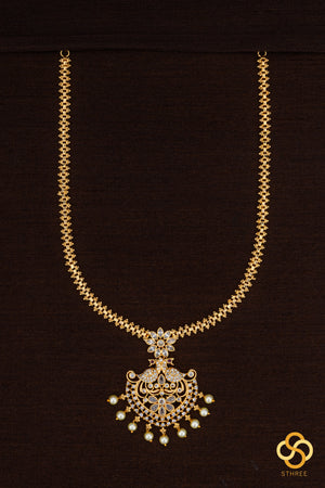 Peacock neckpiece with pearls