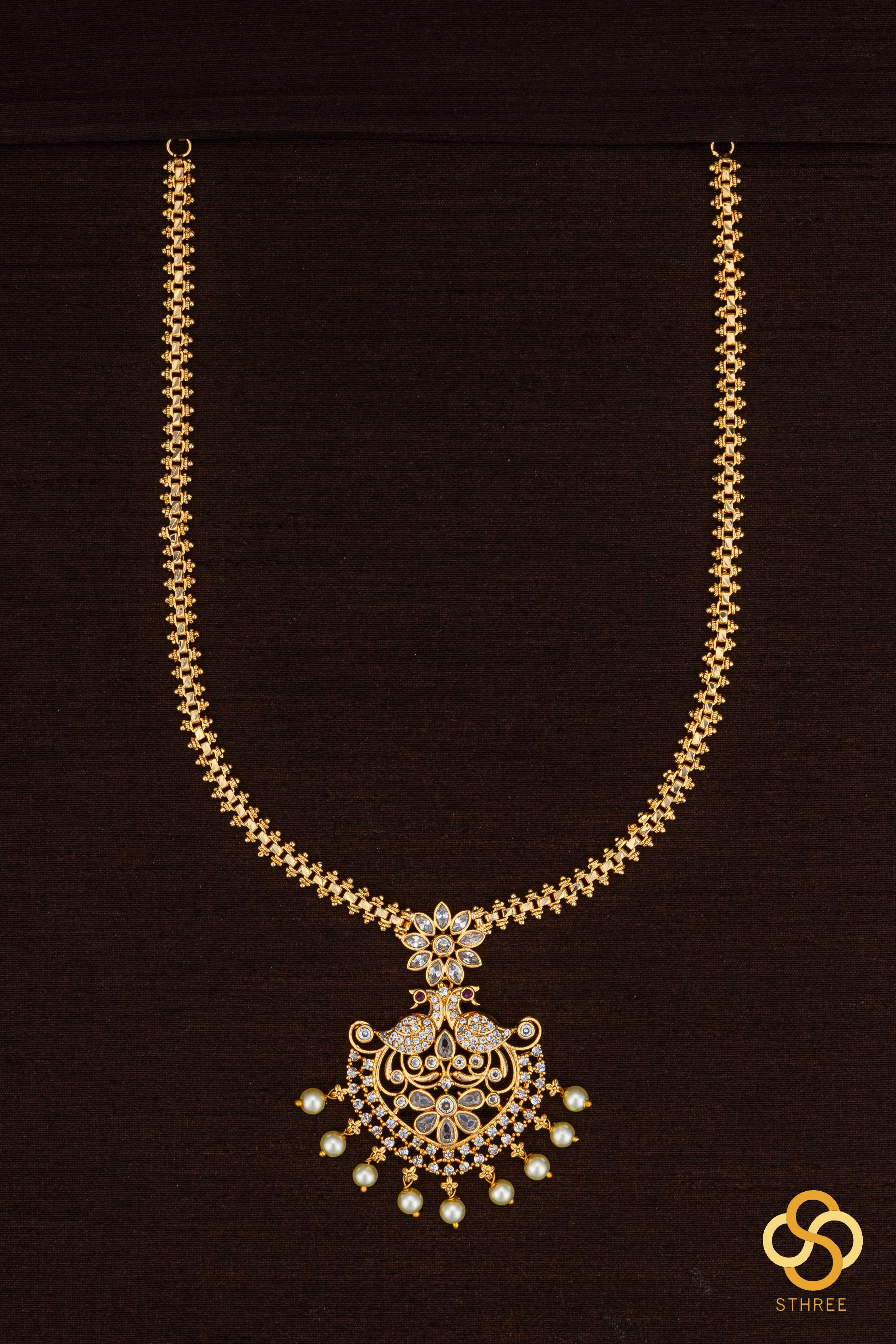 Peacock neckpiece with pearls