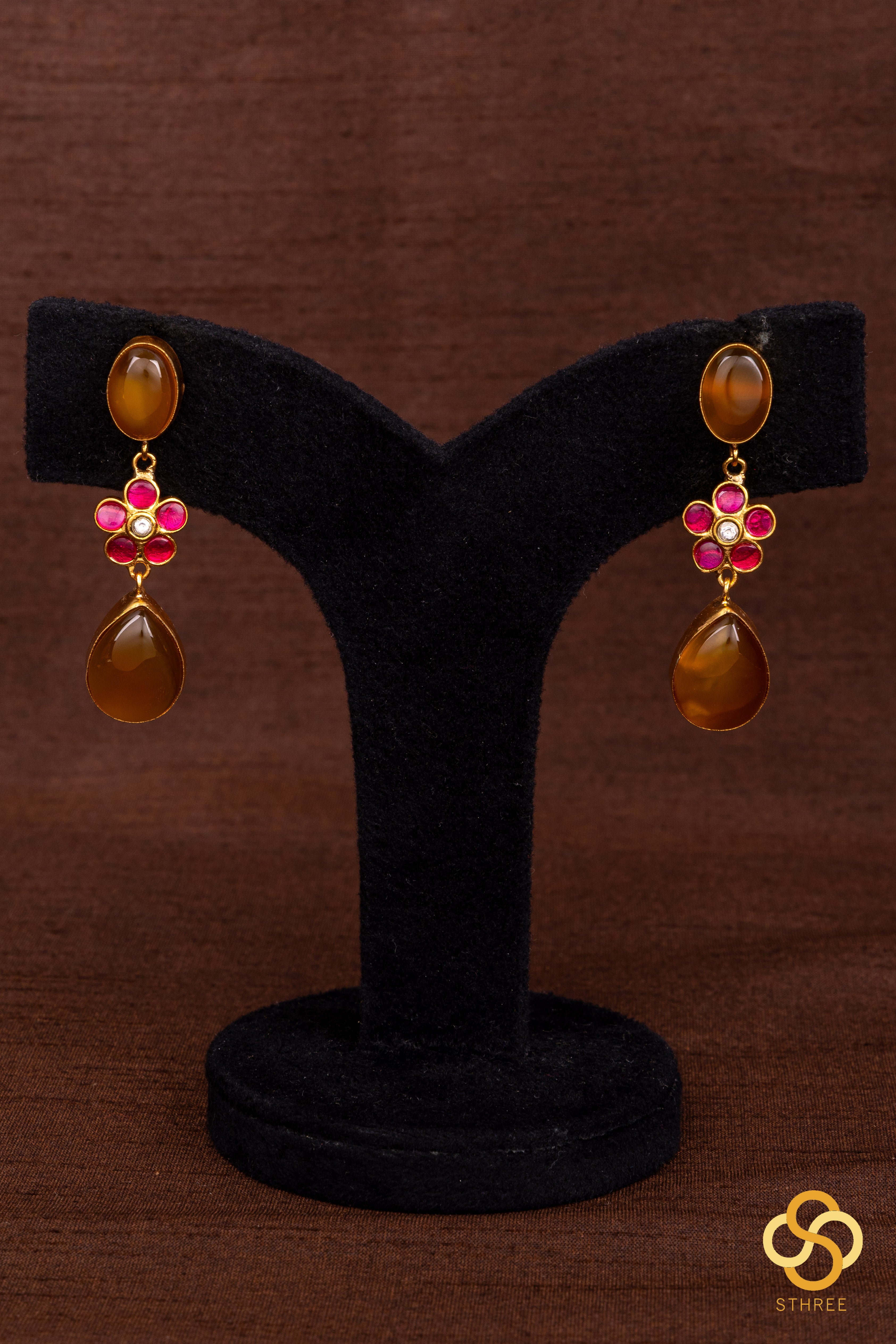 Layered cabochon and kemp necklace - Citrine yellow
