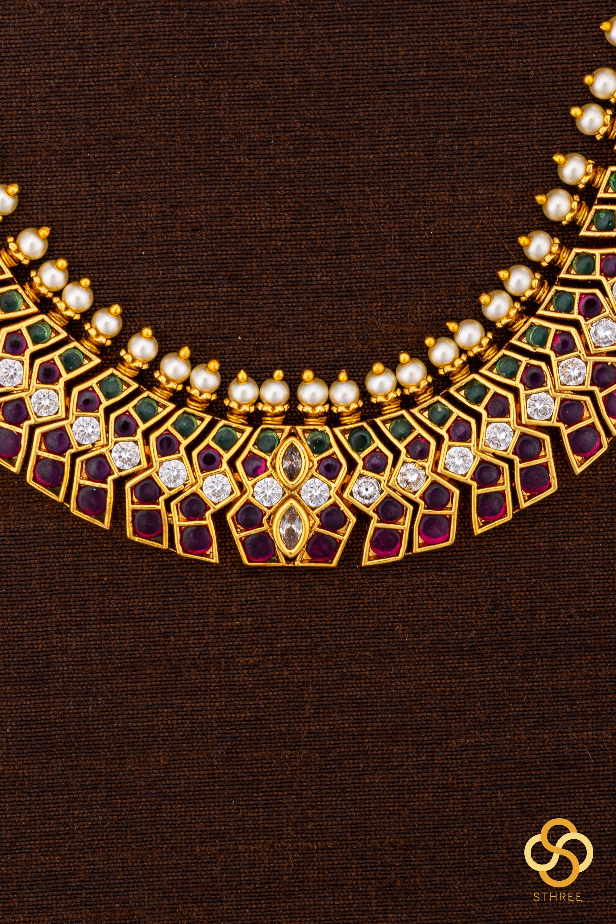 Kemp and pearls necklace set
