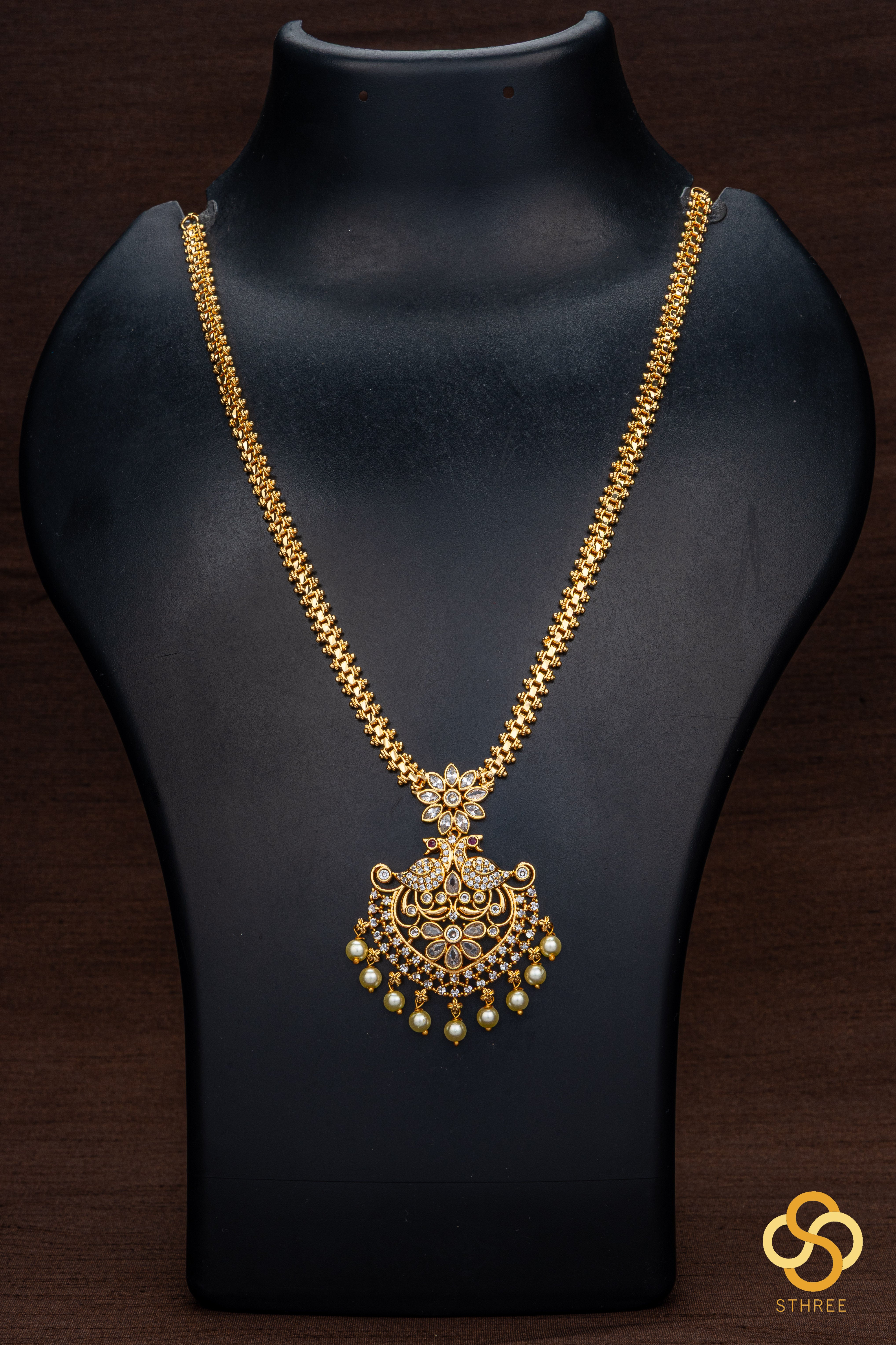 Peacock neckpiece with pearls