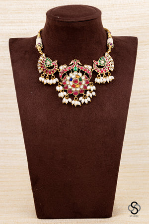 Kemp red choker set - Pearl hangings
