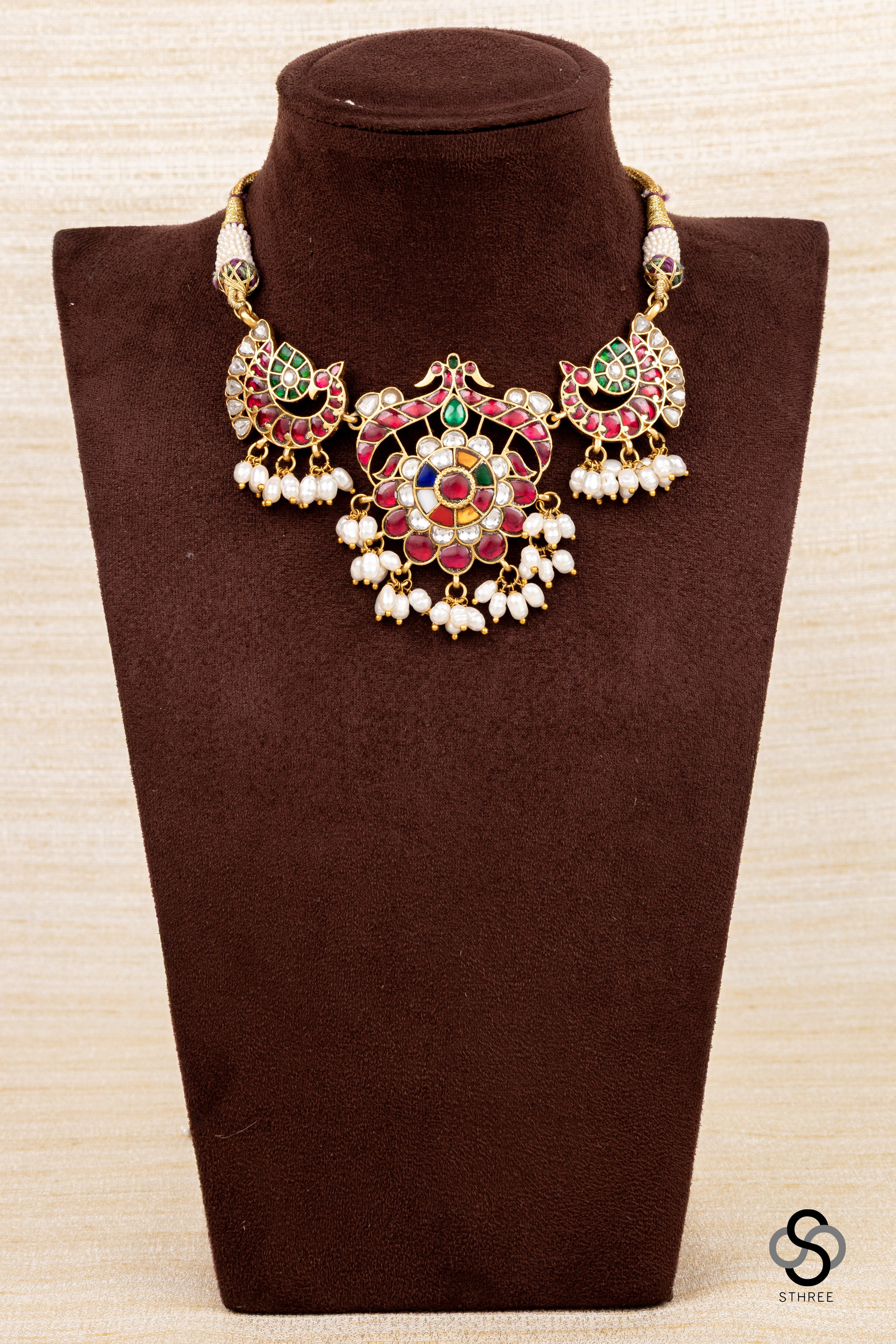 Kemp red choker set - Pearl hangings