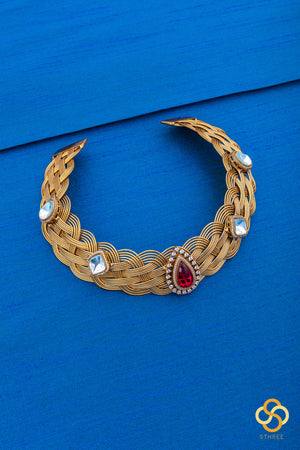 Braid Hasli - Kundan Mogappu, Red Centerpiece