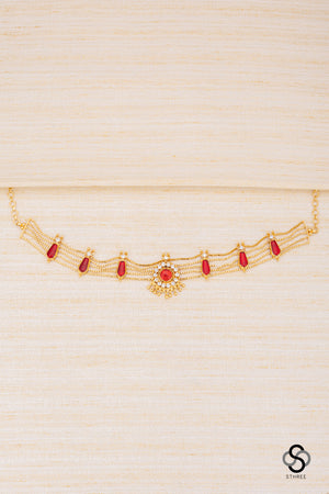 Traditional kemp choker in Ruby red