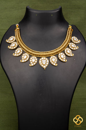 Manga malai set in a spiral chain - All white set