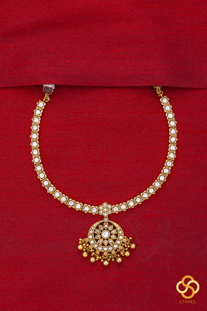 Pavizhamalli addigai - uncut kemp white stones