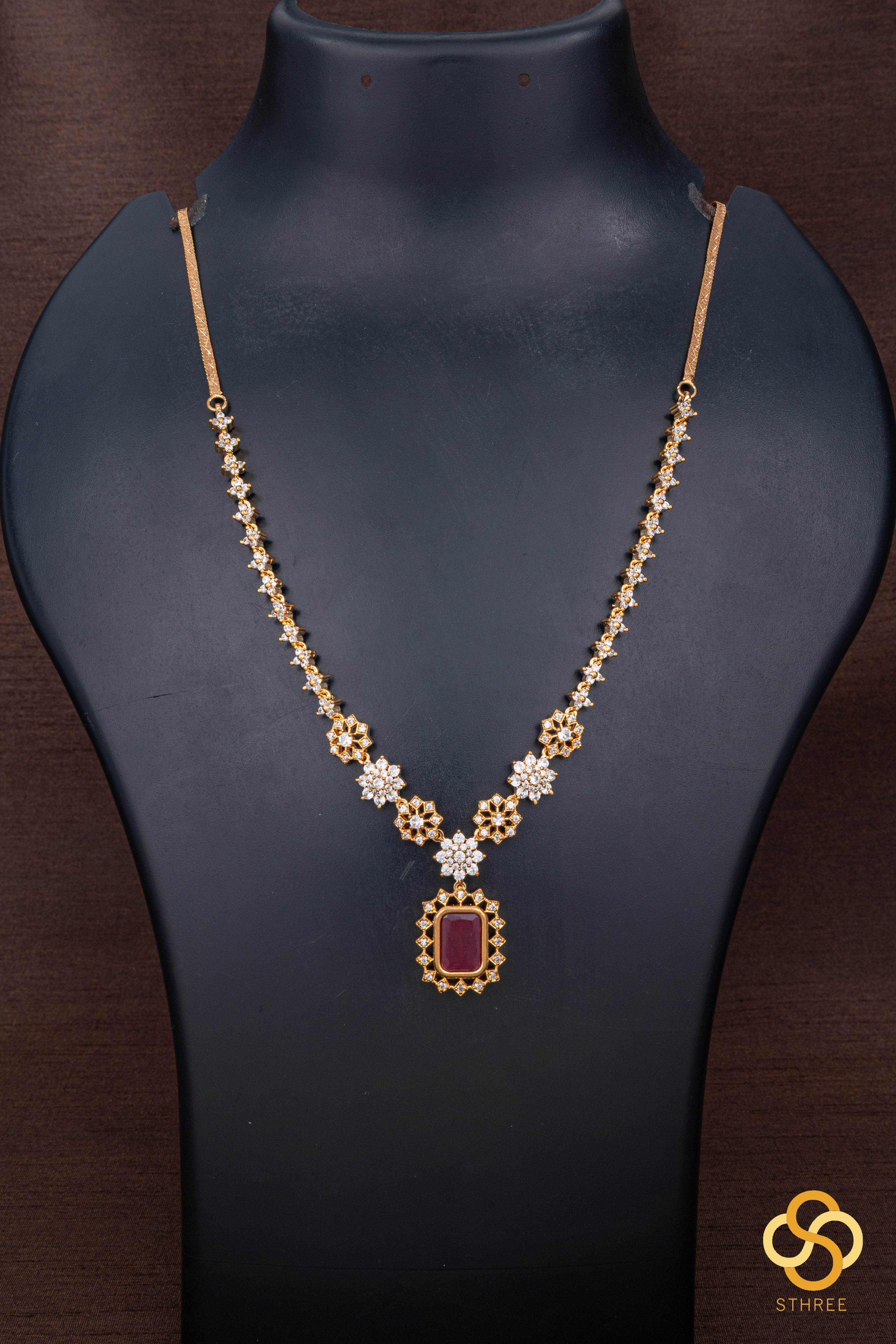 Solitaire necklace - Ruby red pendent