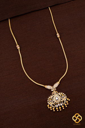 Long ettupidi chain with saradu