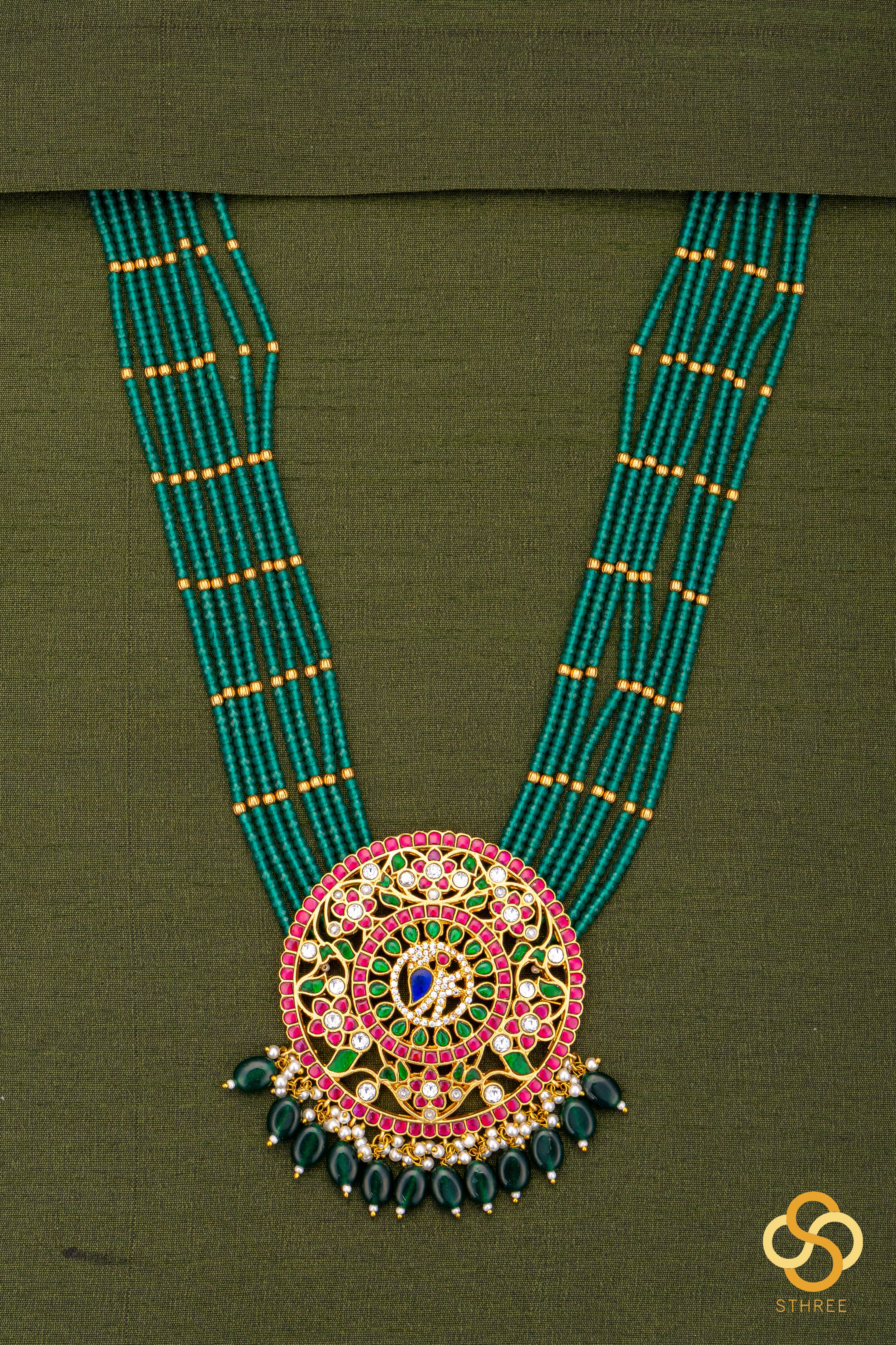Emerald Green (8 liner) with Rakkodi Pendant