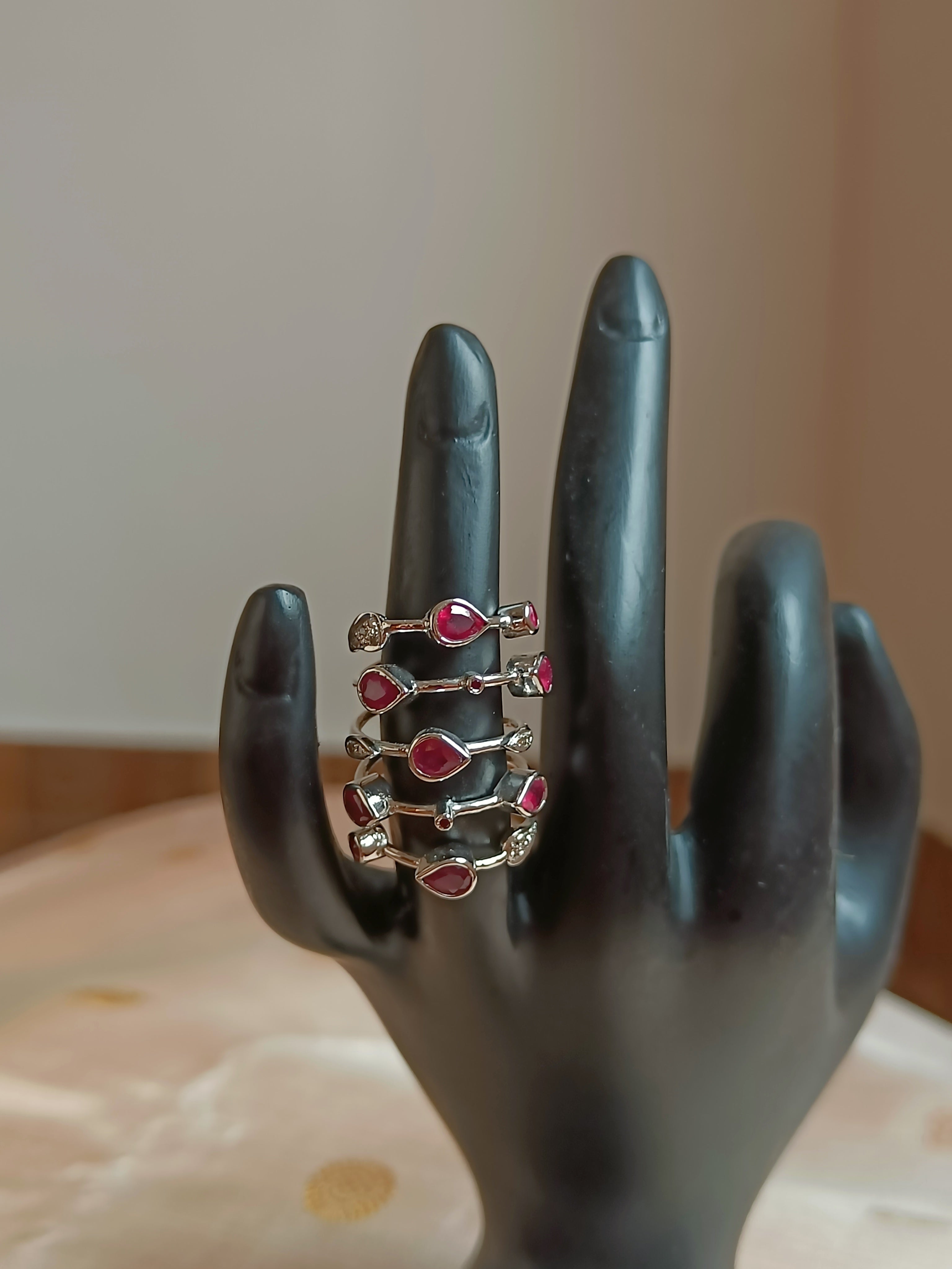 Spring ring - five lines, pure silver and rubies