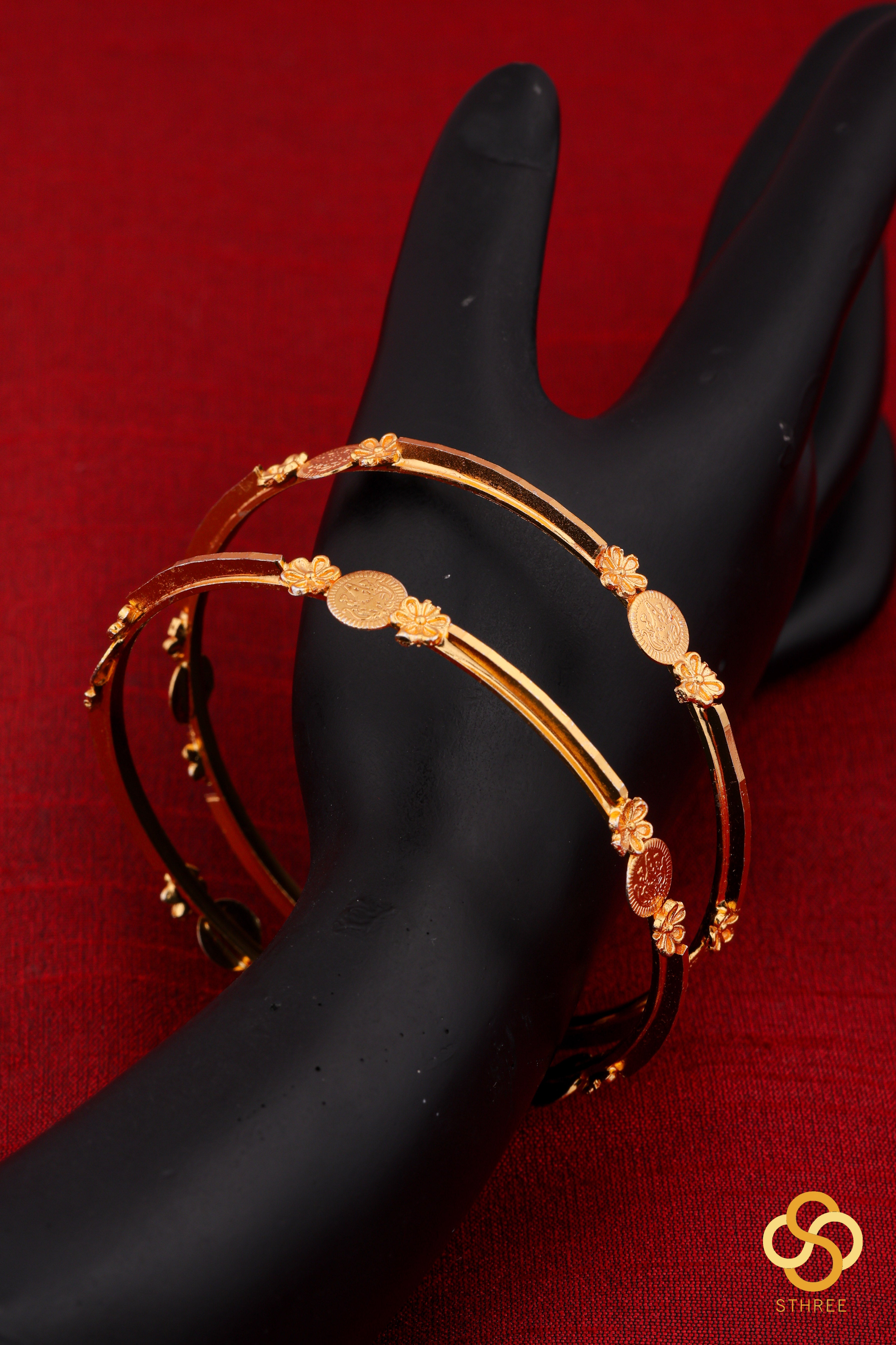 Kambi bangle with kasu pendant  - Set of 2