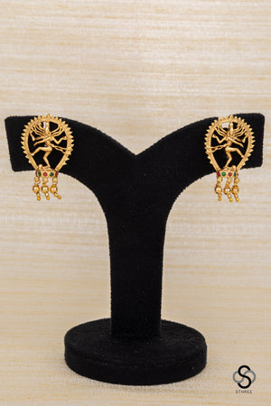 Natarajan pendant with three liner coral set