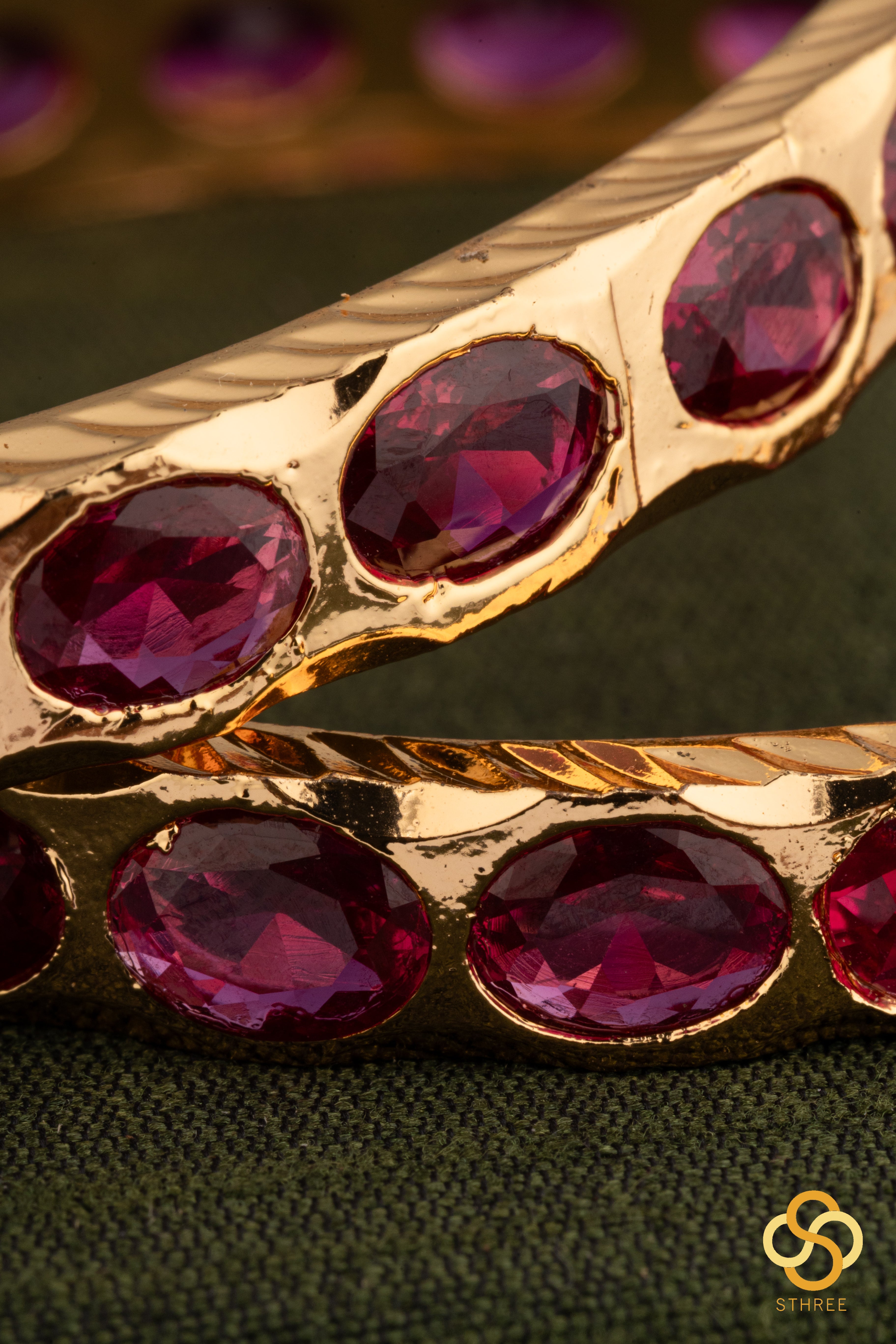 Aympon Bangles - Ruby red