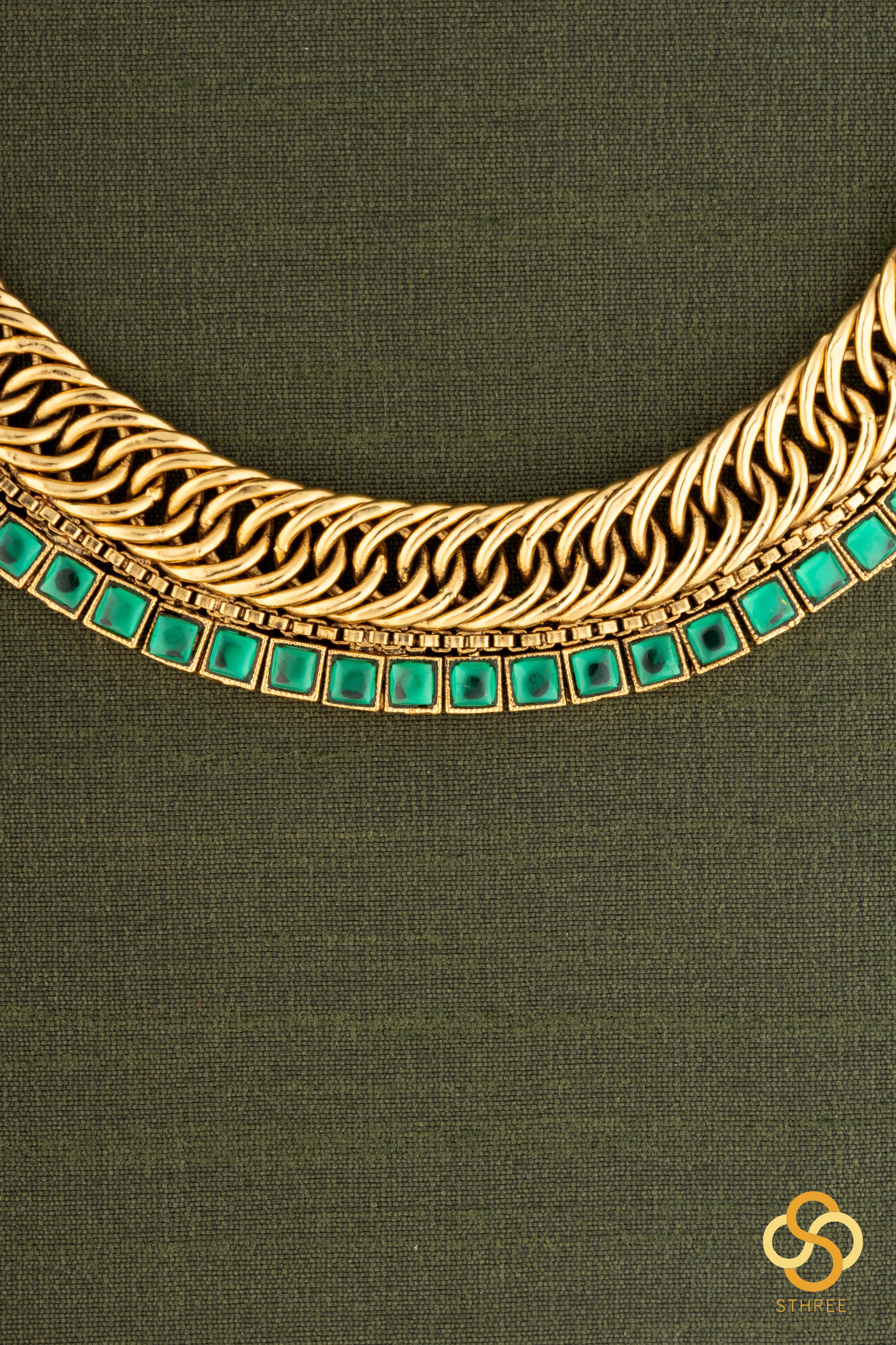 Emerald green, antique finish, jadau kundan choker