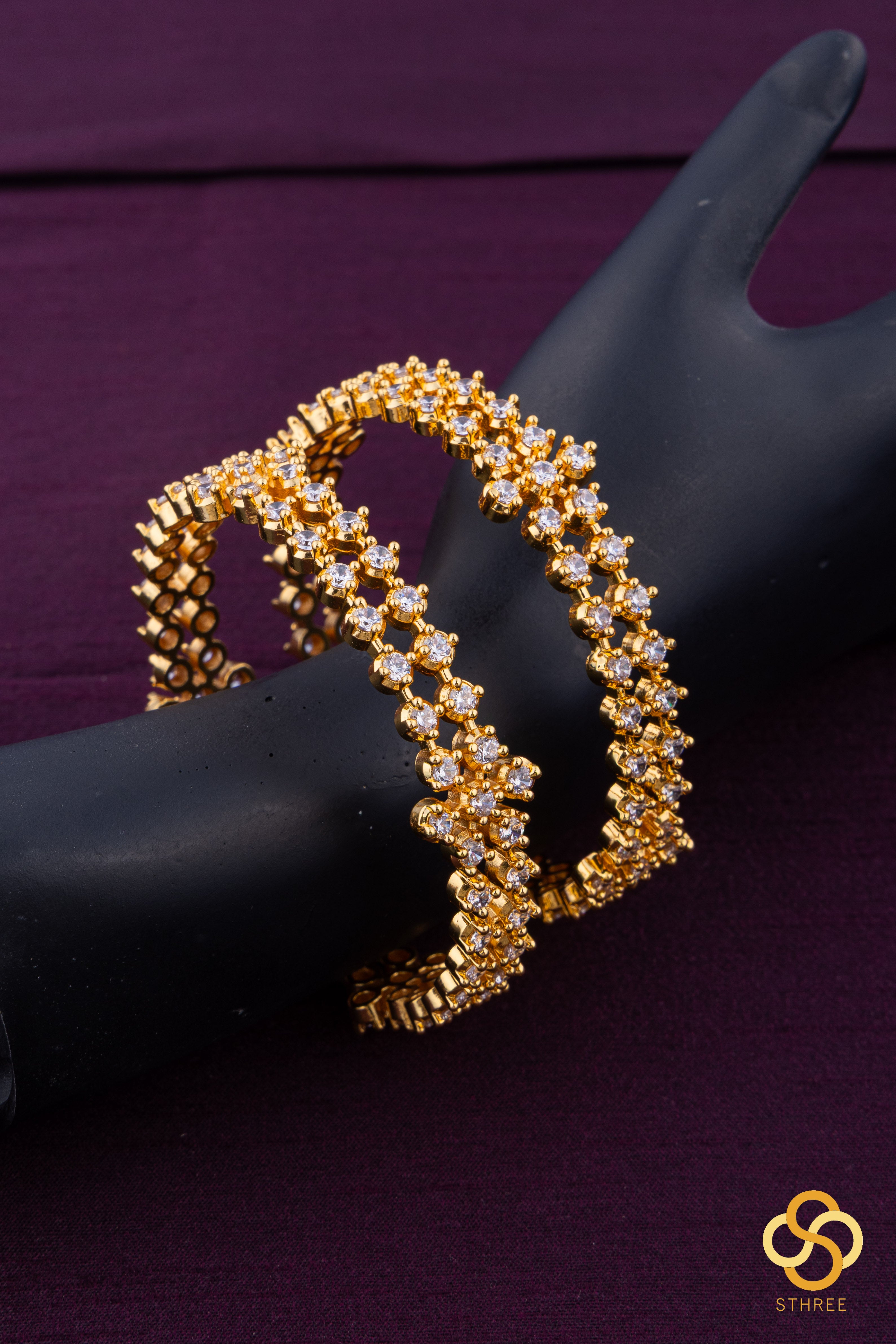 Diamond pattern 2 line bangle - Seven stone