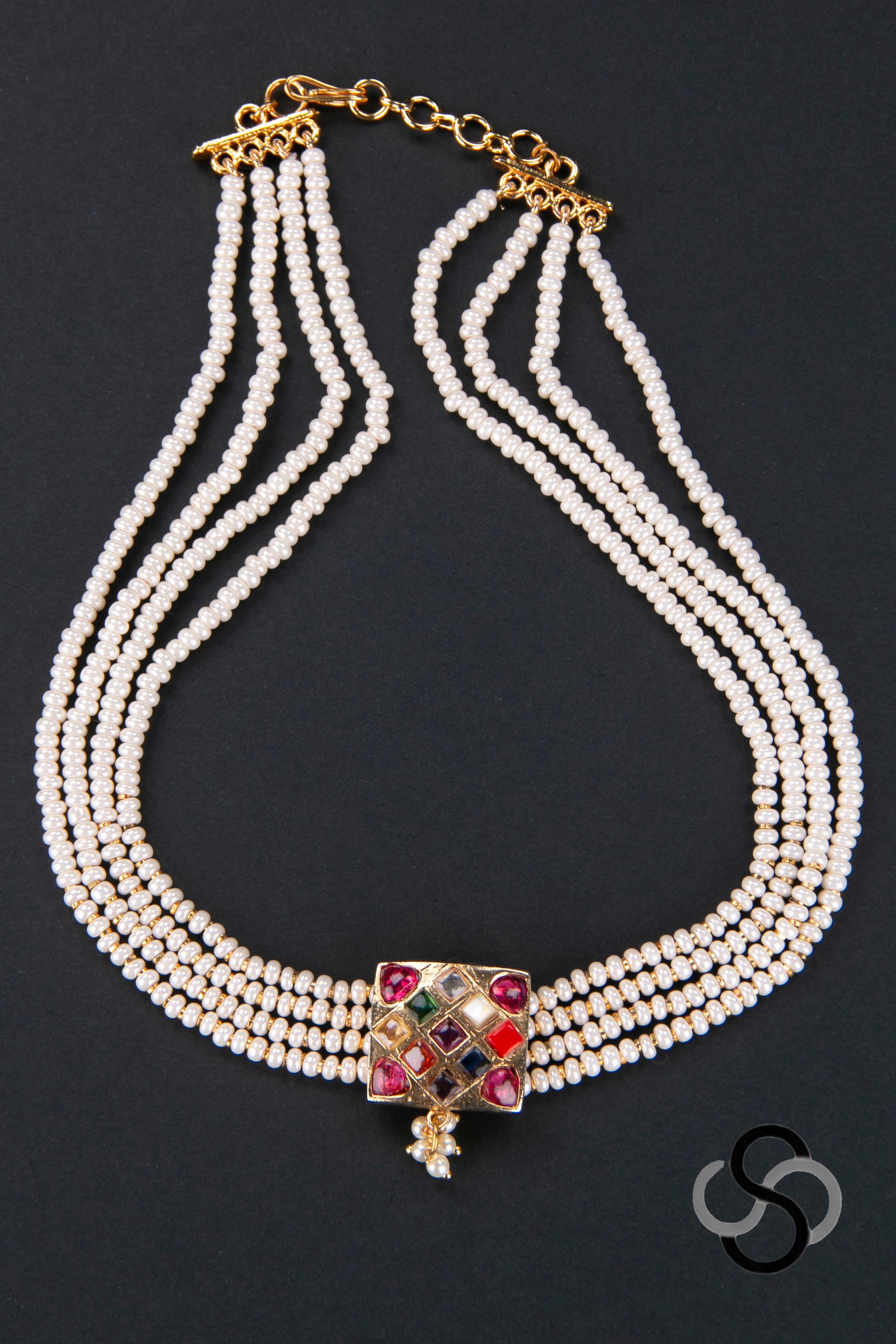 Pearl Choker with a Single Navarathna Pendant