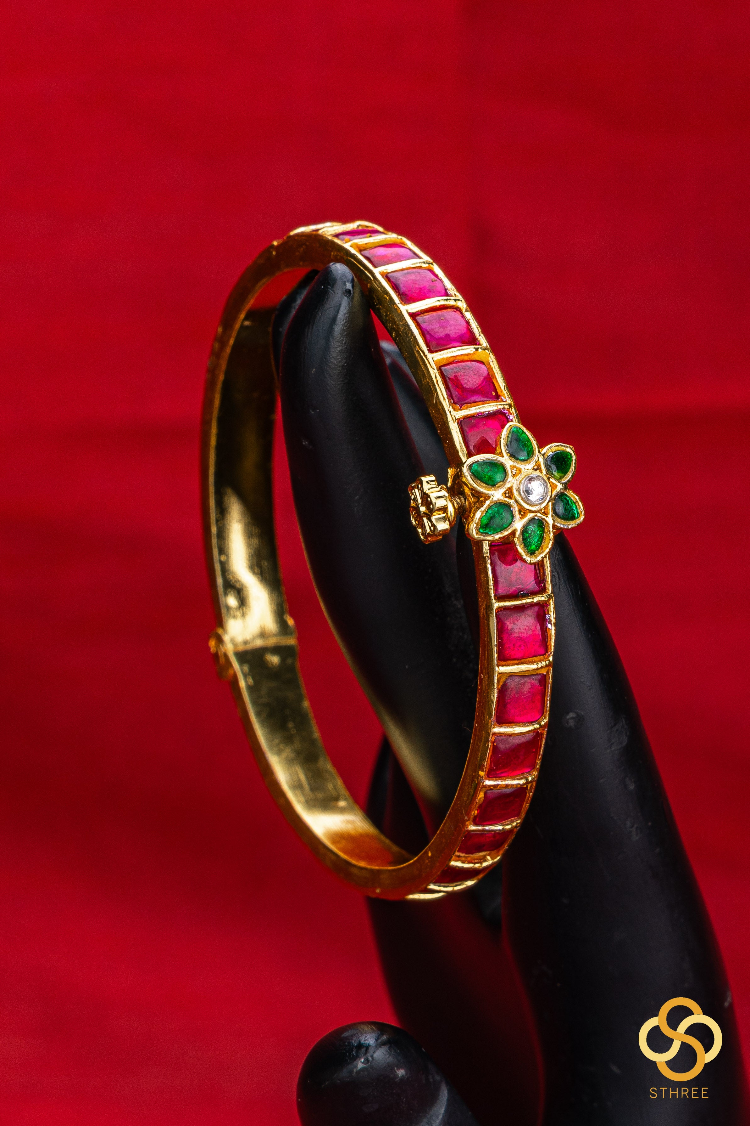 Antique Jadau kundan bangles- Ruby red with Green mogappu