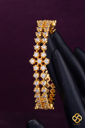 Diamond pattern 2 line bangle - Seven stone