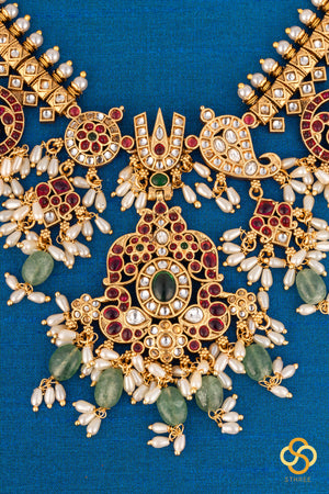 Guttapusalu - Kemp with Shanku chakram pendant