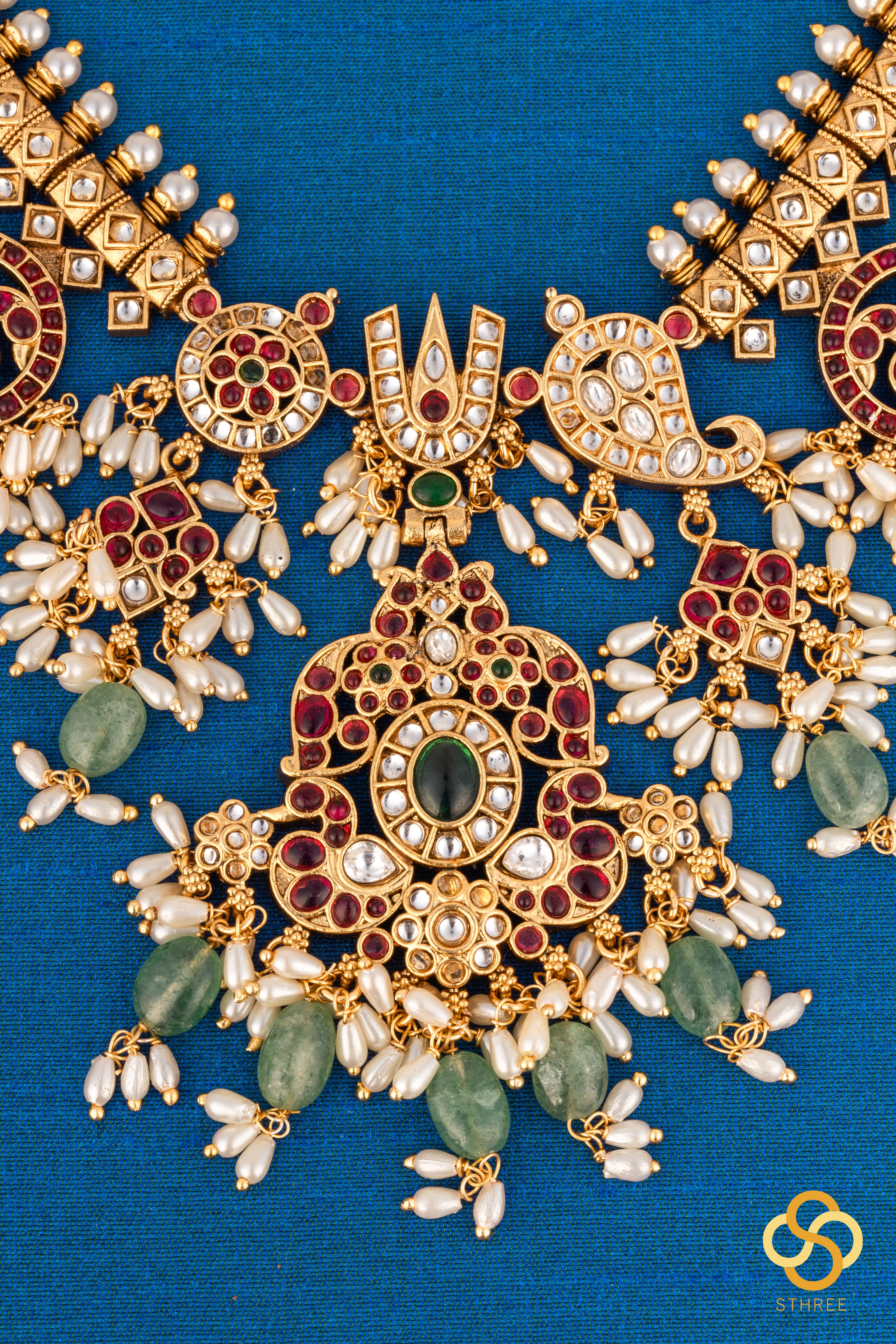 Guttapusalu - Kemp with Shanku chakram pendant
