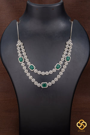 Diamond Pattern with Emerald Green Square Stone