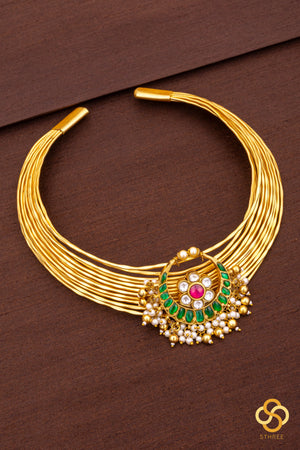 Hasli with jadau kundan - Green chandbali