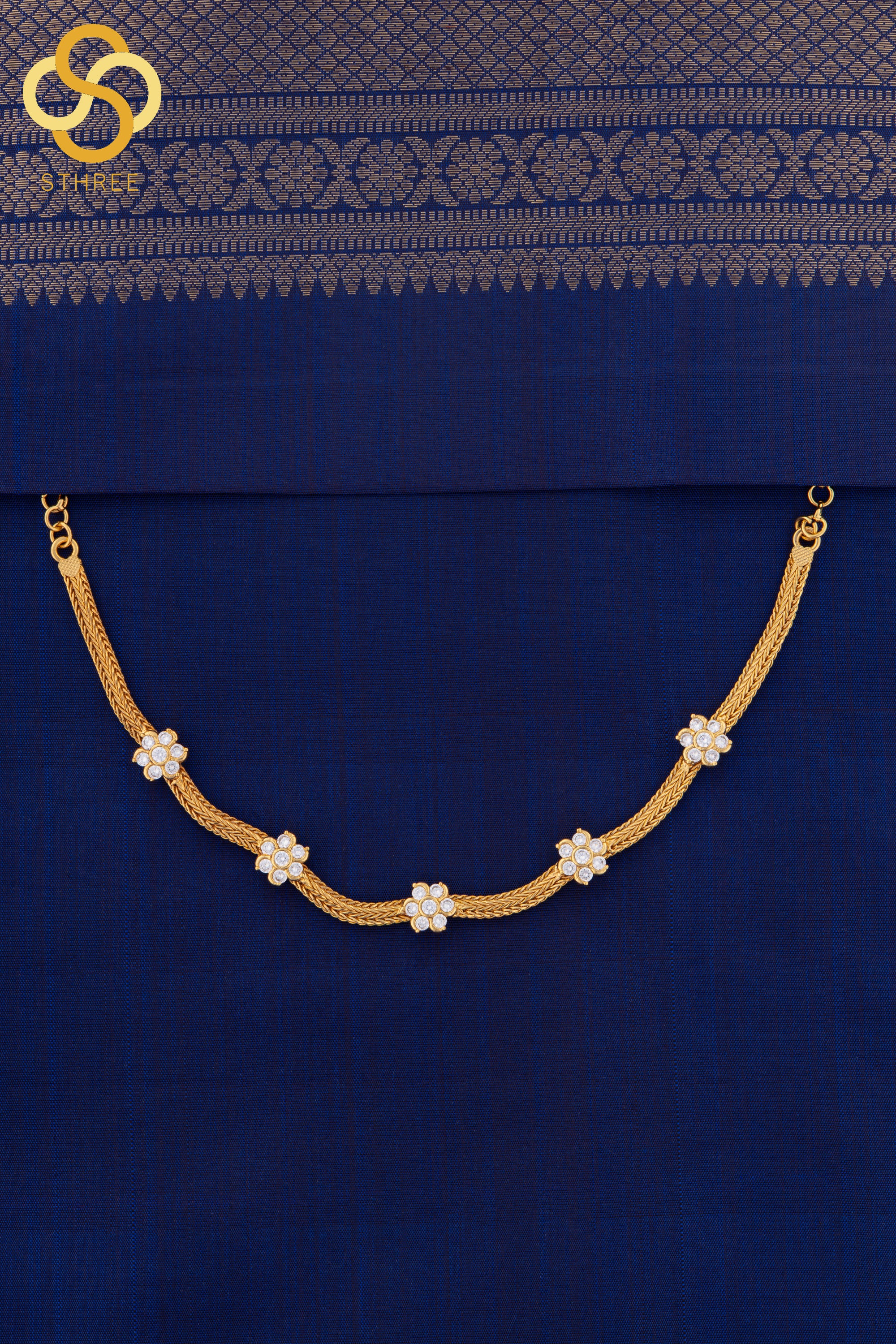Aympon - The Classic Seven Stone Flower Choker