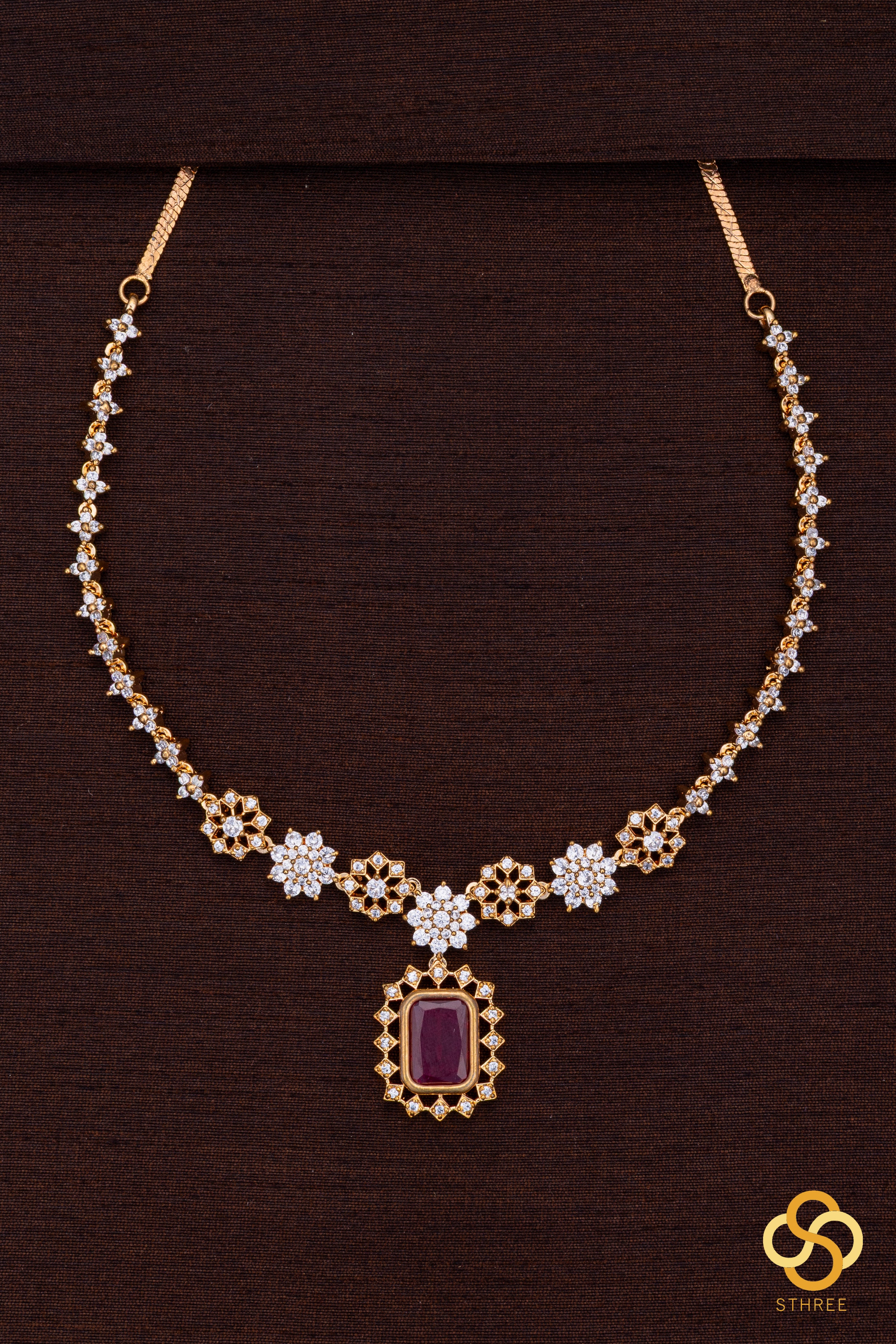 Solitaire necklace - Ruby red pendent