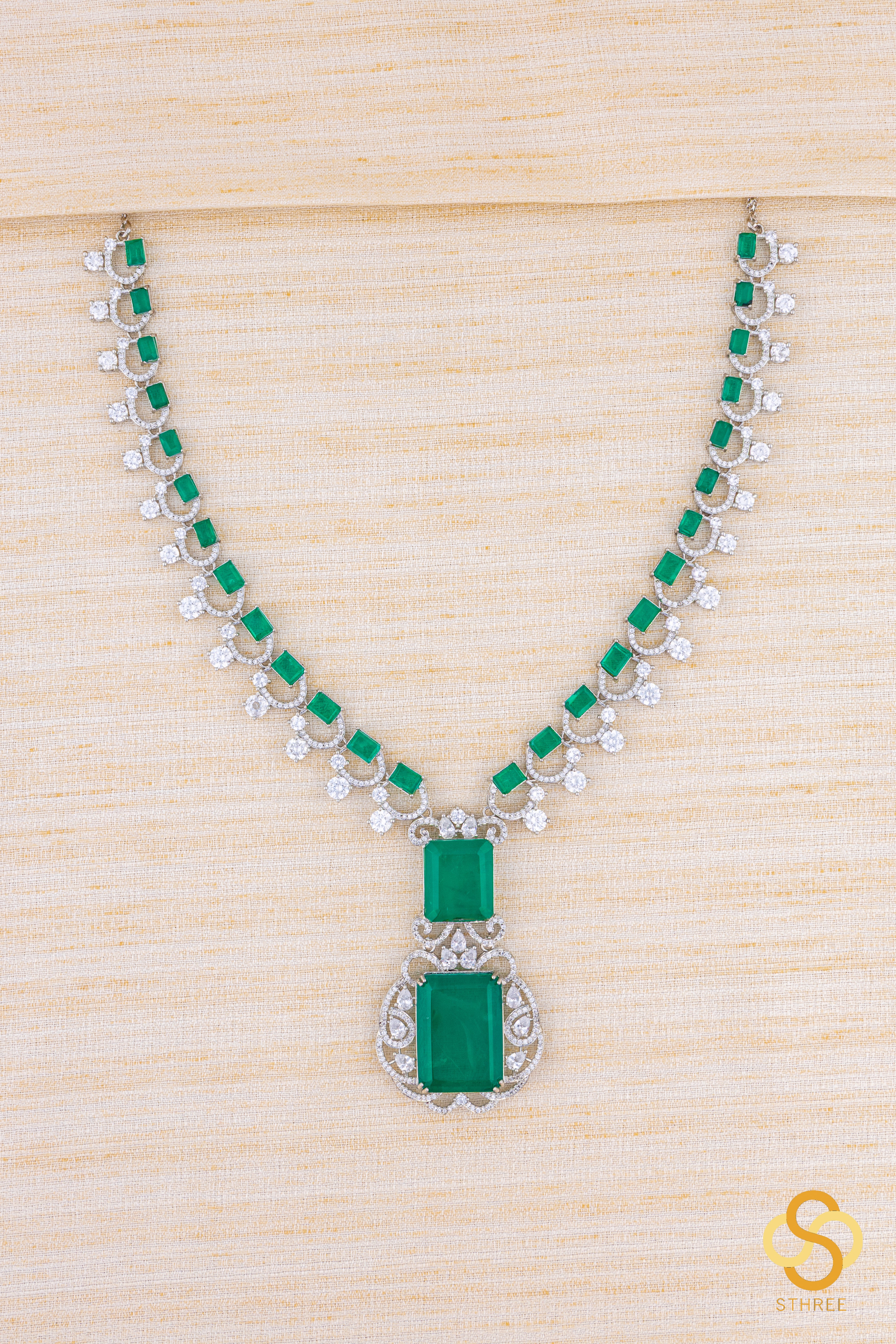 Replica of a Diamond and emerald necklace