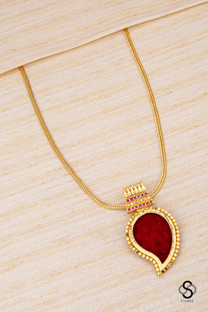 Manga pendent necklace - Ruby red