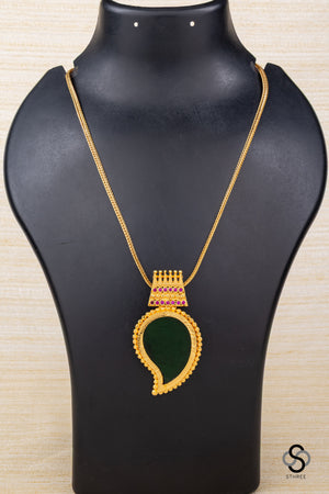 Manga pendent necklace - Emerald green
