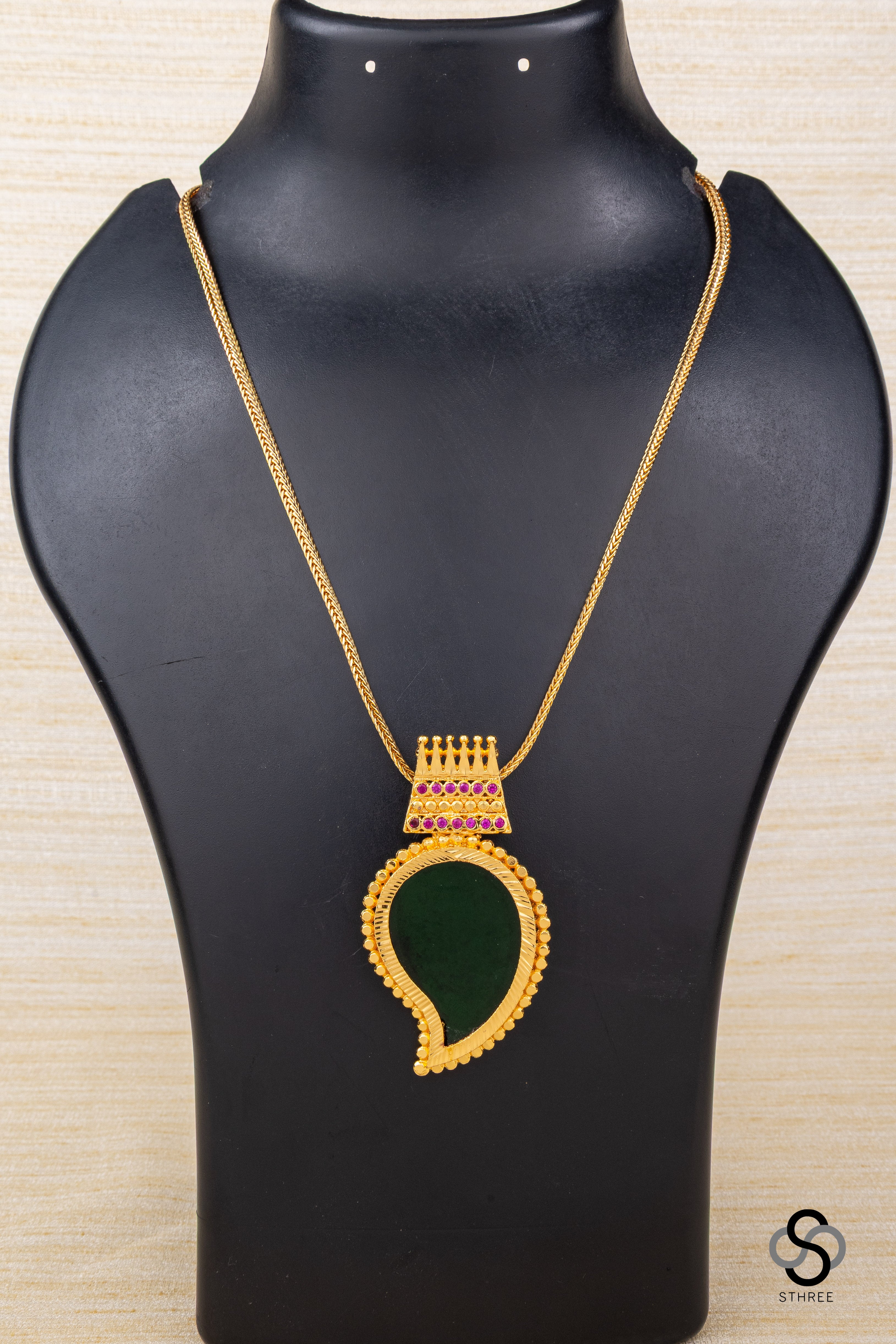 Manga pendent necklace - Emerald green