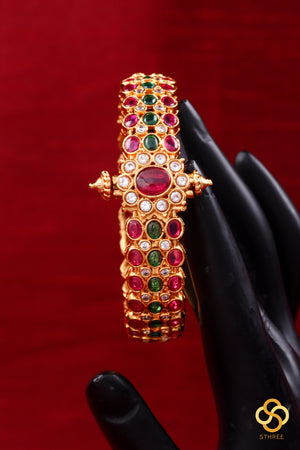 Kada with Mugappu - Ruby red and Emerald green