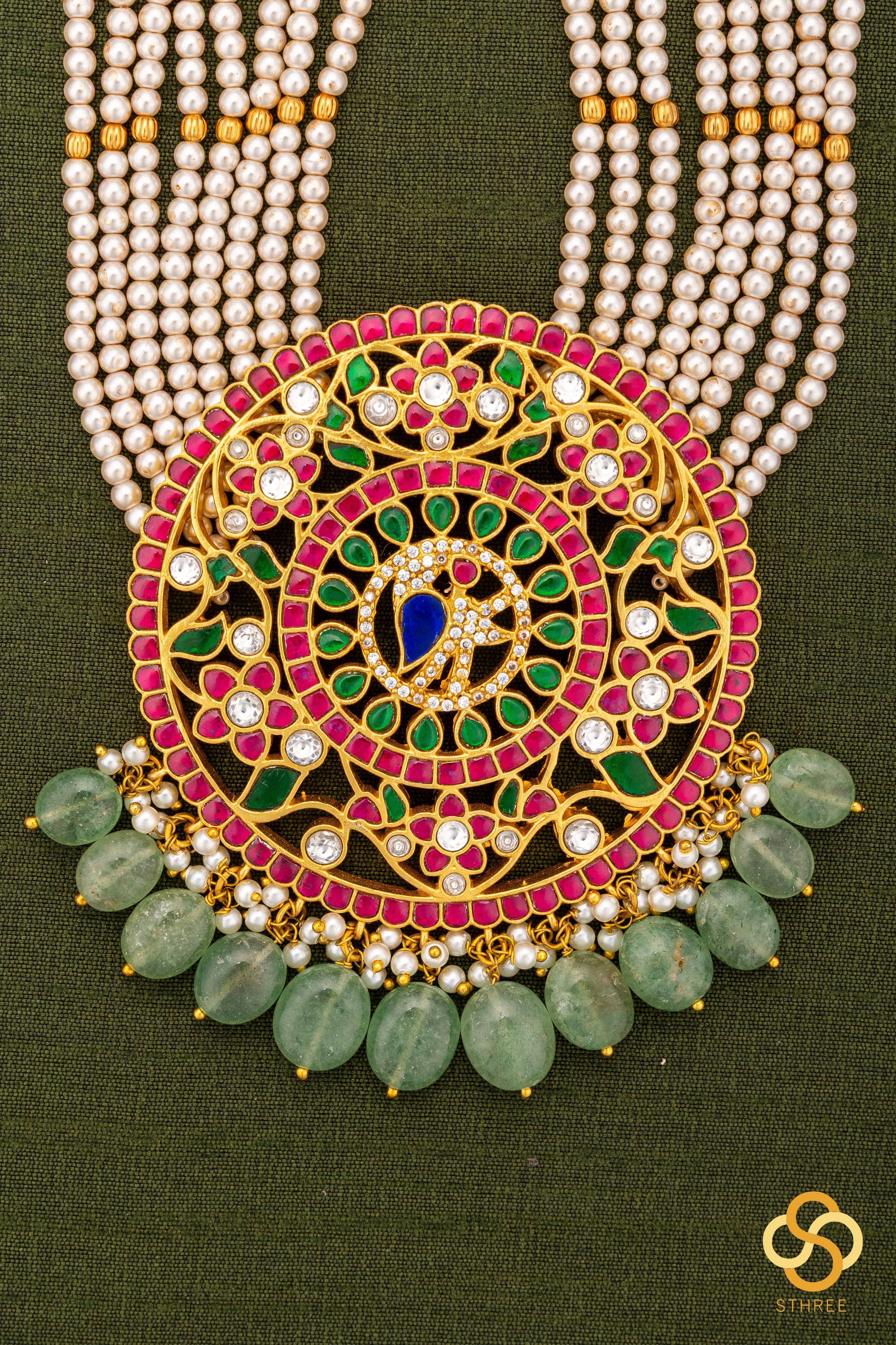 Rakkodi in eight strands of pearls