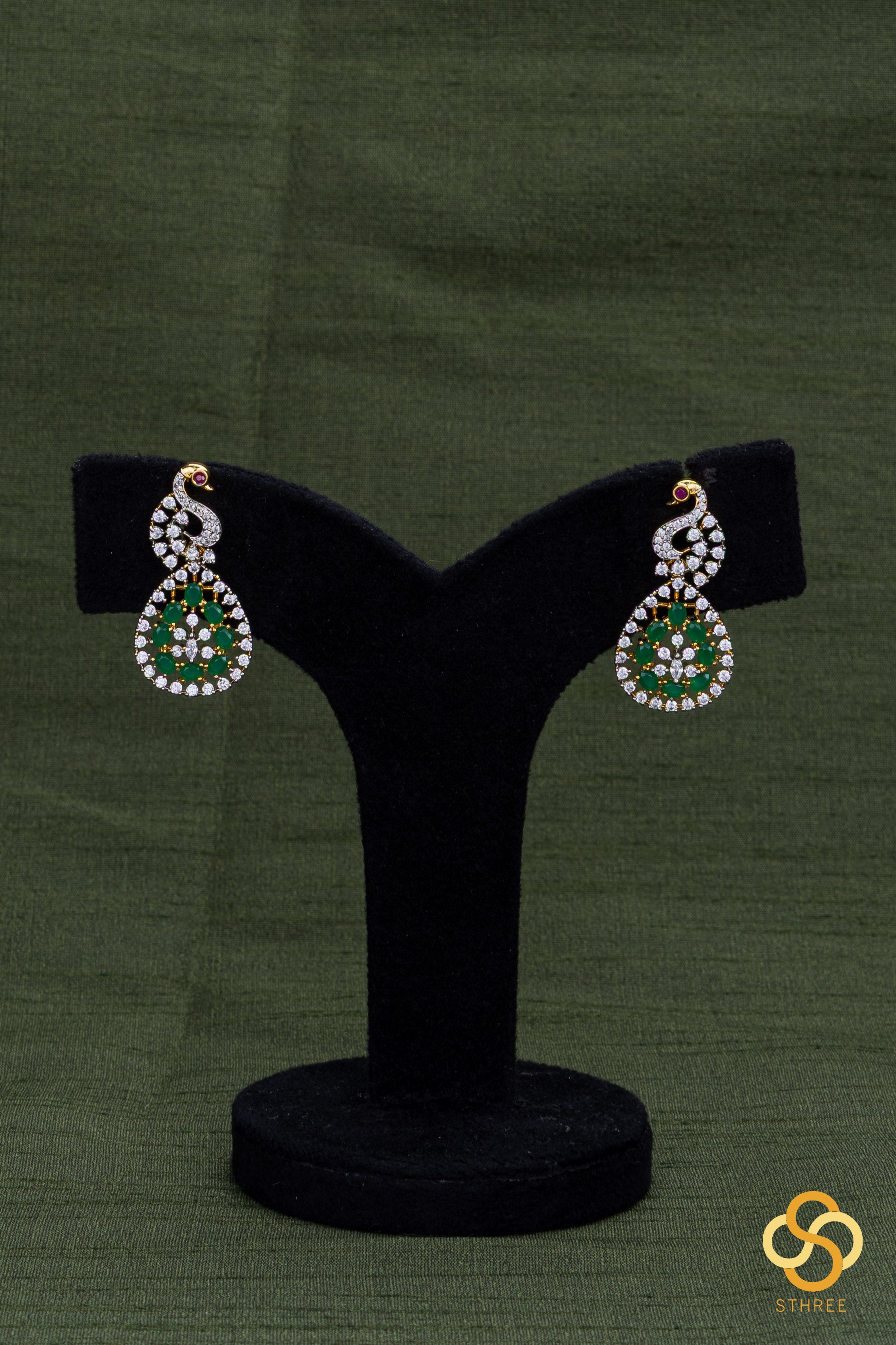 Peacock Zircon necklace - Emerald colour centre piece