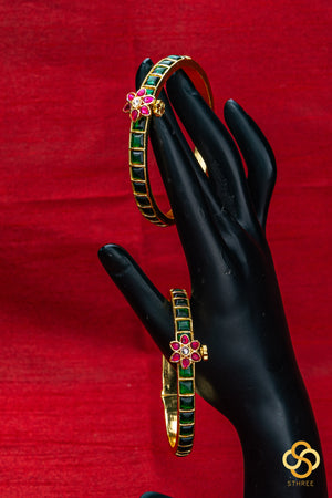Antique Jadau kundan bangles-  Emerald green with Ruby red mogappu